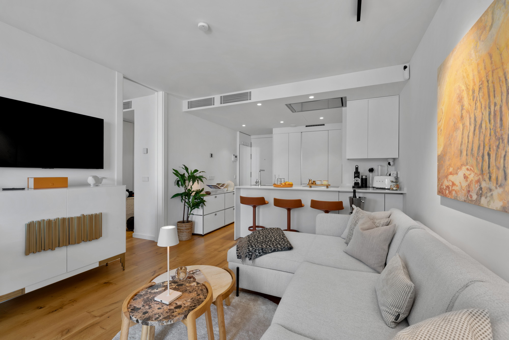 Elegant New-Build Sea-View Apartment with Exclusive Amenities in Cala Major-6