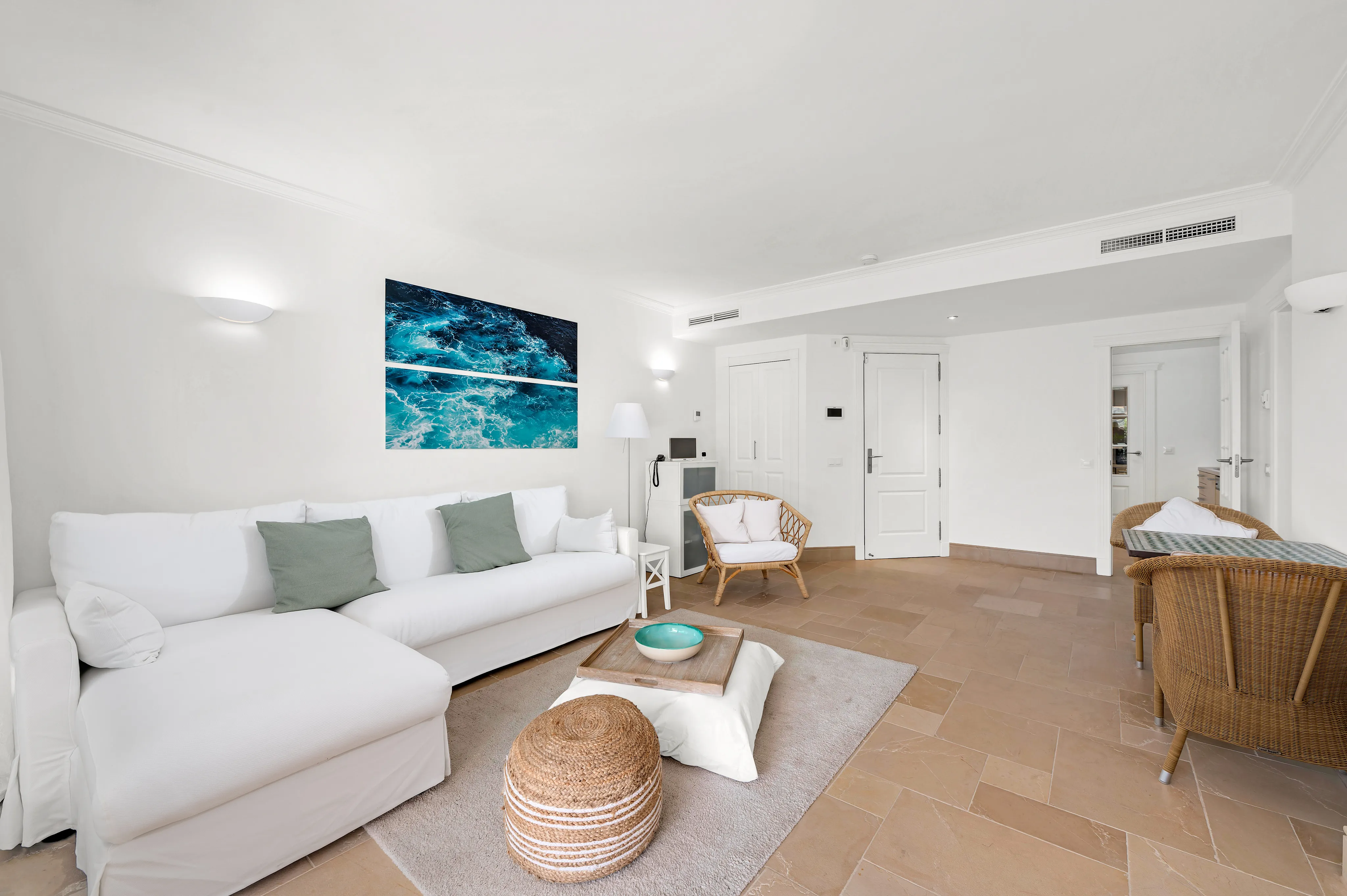 Apartamento mediterráneo en planta baja con jardín-4
