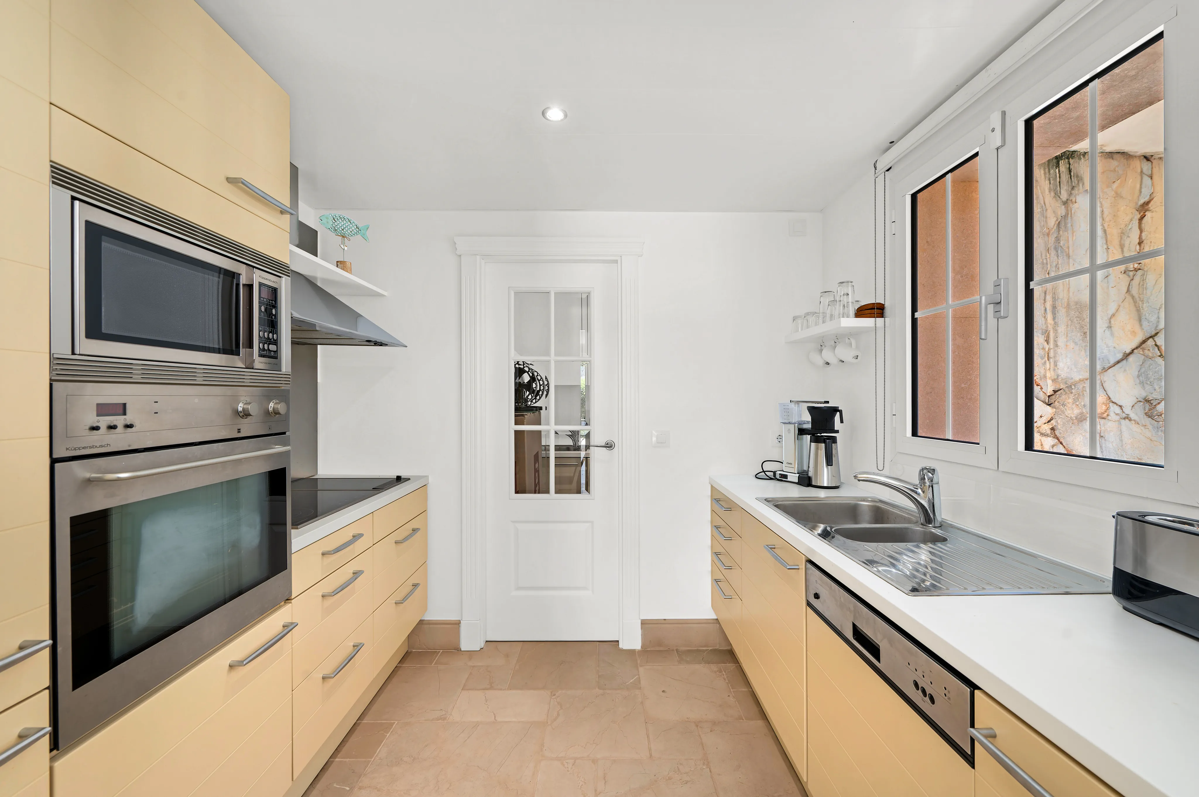 Apartamento mediterráneo en planta baja con jardín-8
