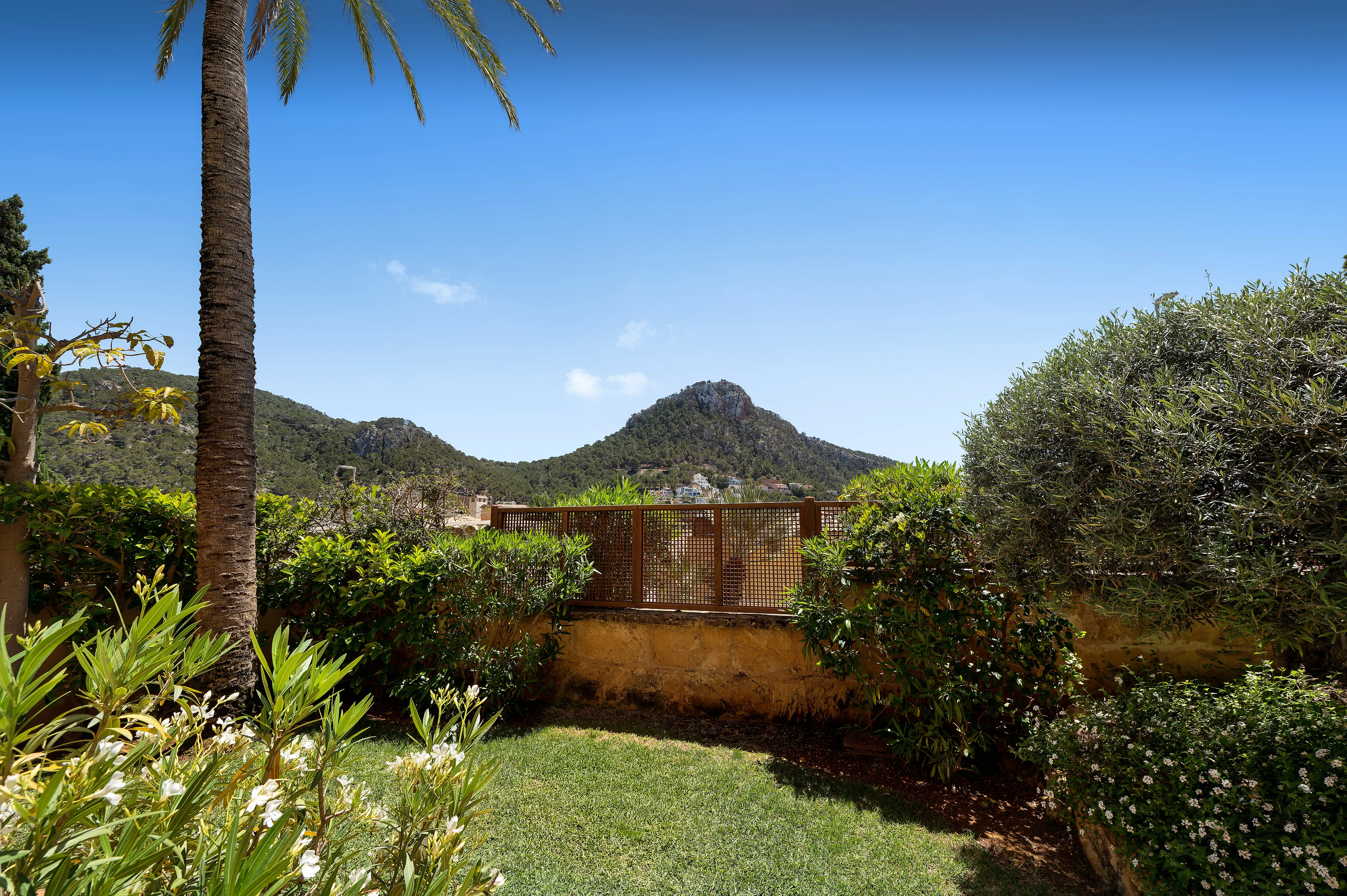 Apartamento mediterráneo en planta baja con jardín-6