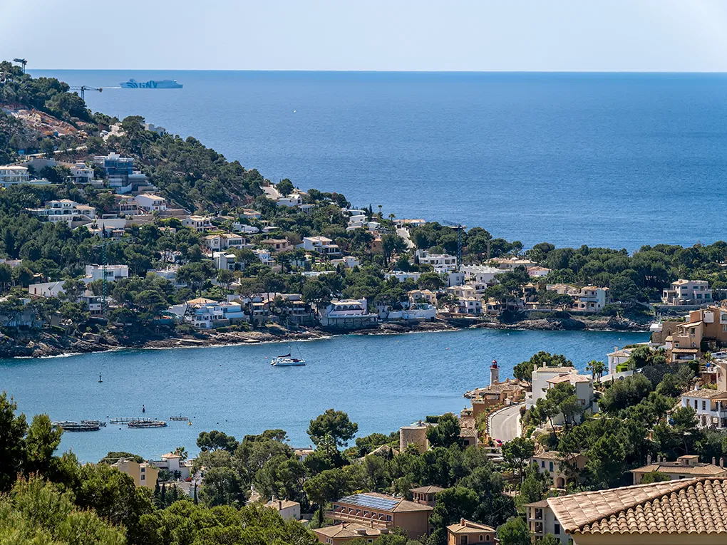 Plot to build a villa on Montport-10