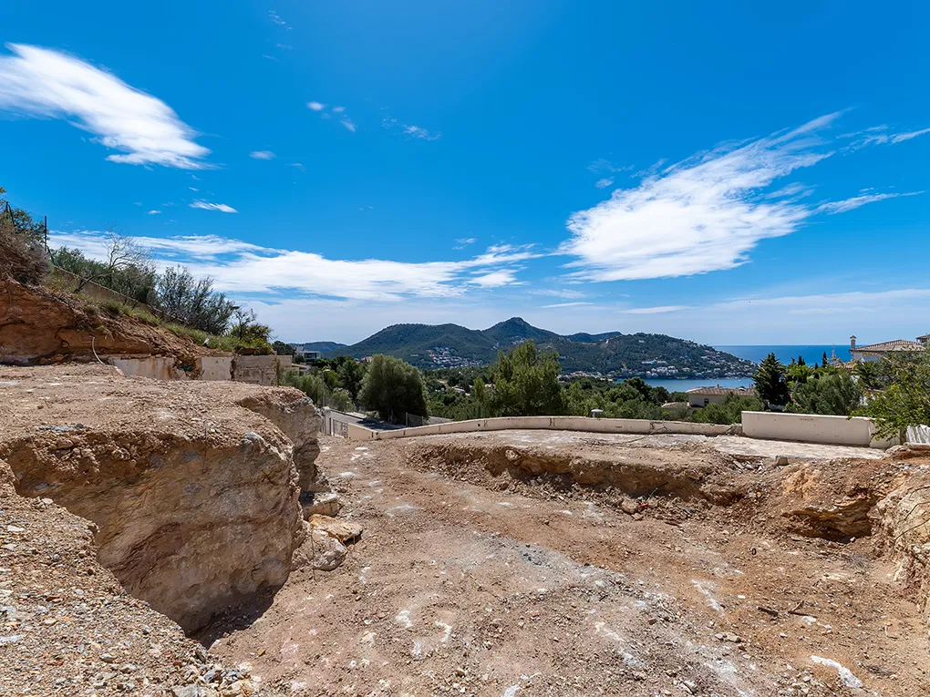 Plot to build a villa on Montport-8