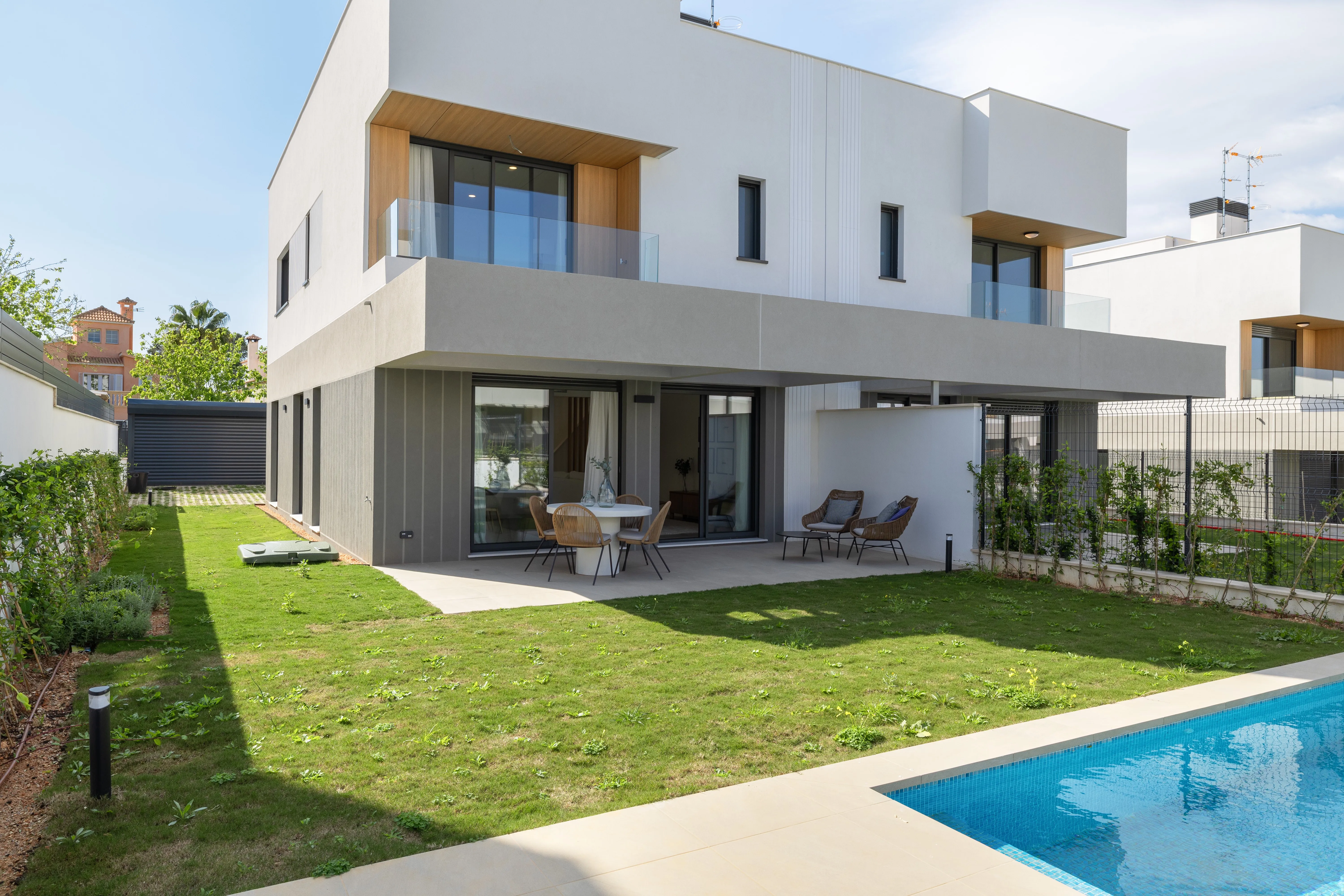 Casa bifamiliare di nuova costruzione con piscina a Puig de Ros-2