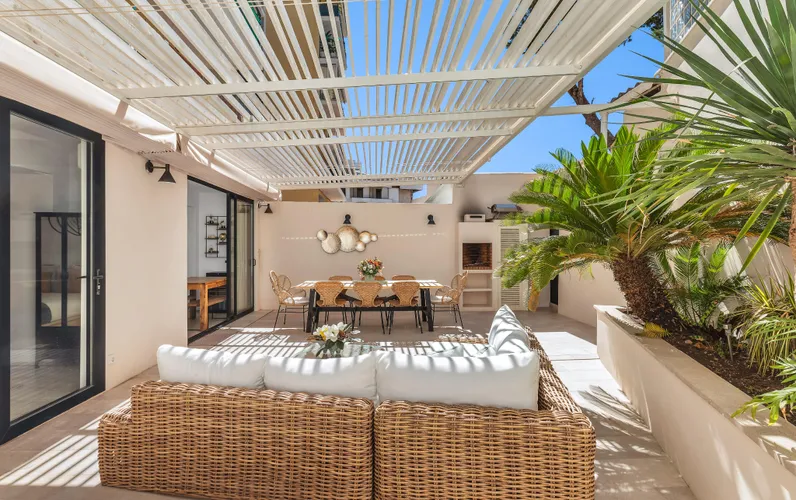 Charming renovated apartment withing walking distance of the beach