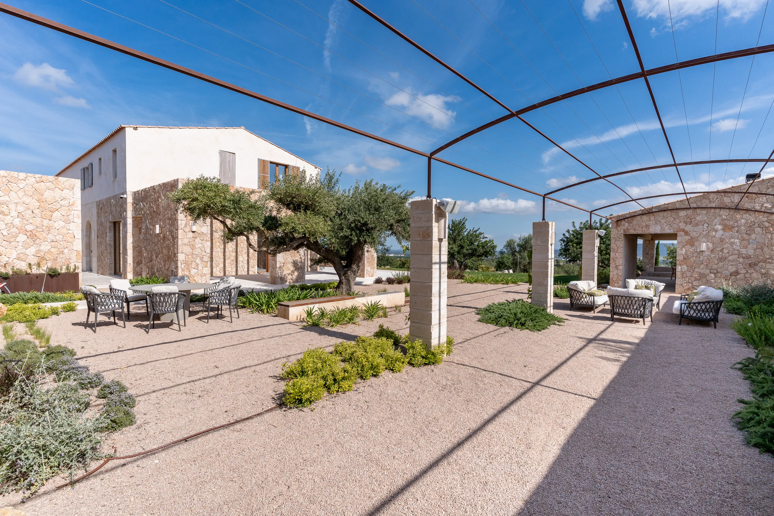 Elegància exclusiva envoltada de vinyes i naturalesa a Santa María-12