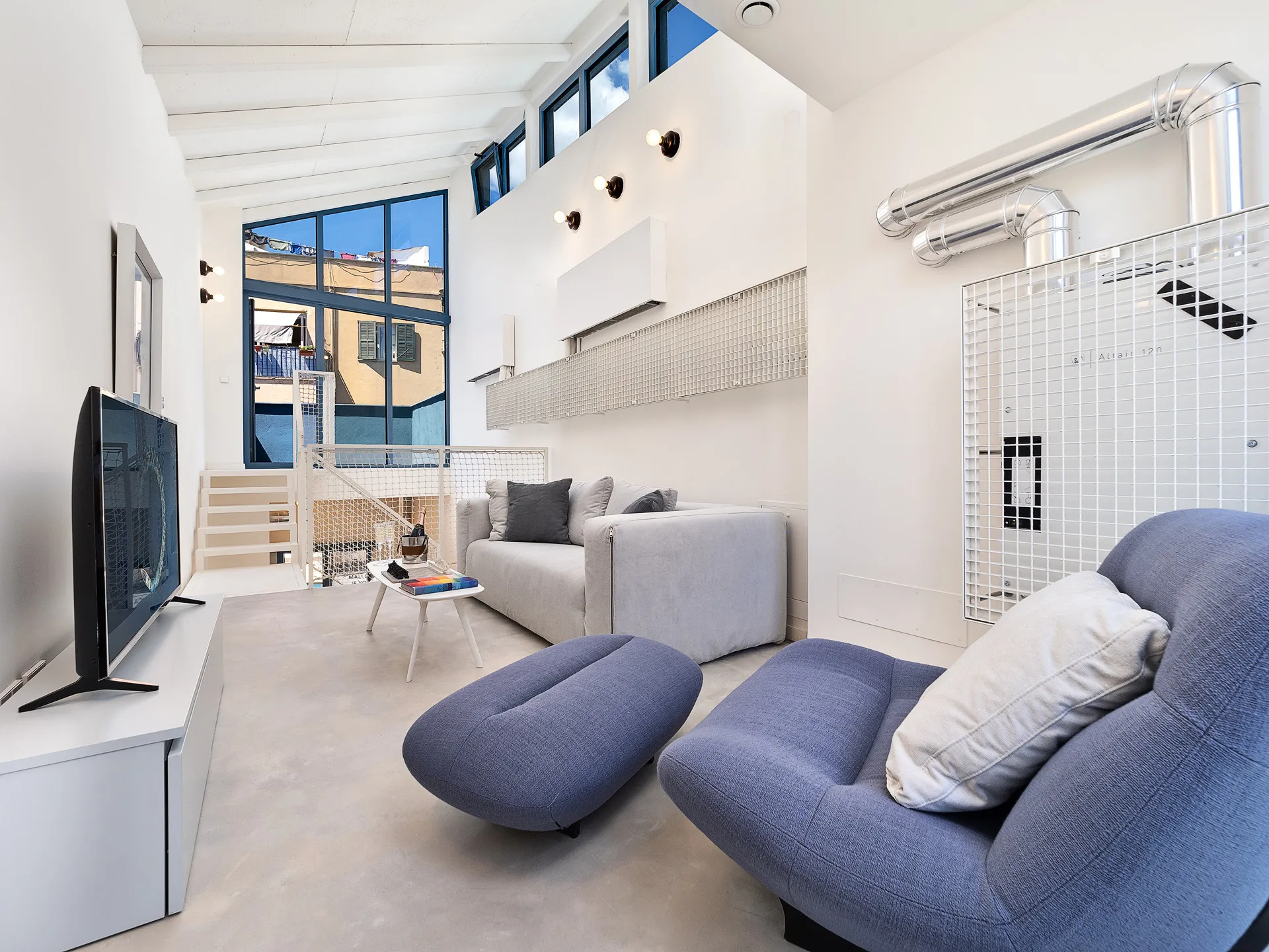 Eclectic townhouse for rent in Gomila-2