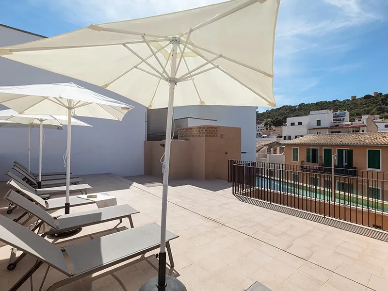 Eclectic townhouse for rent in Gomila-15