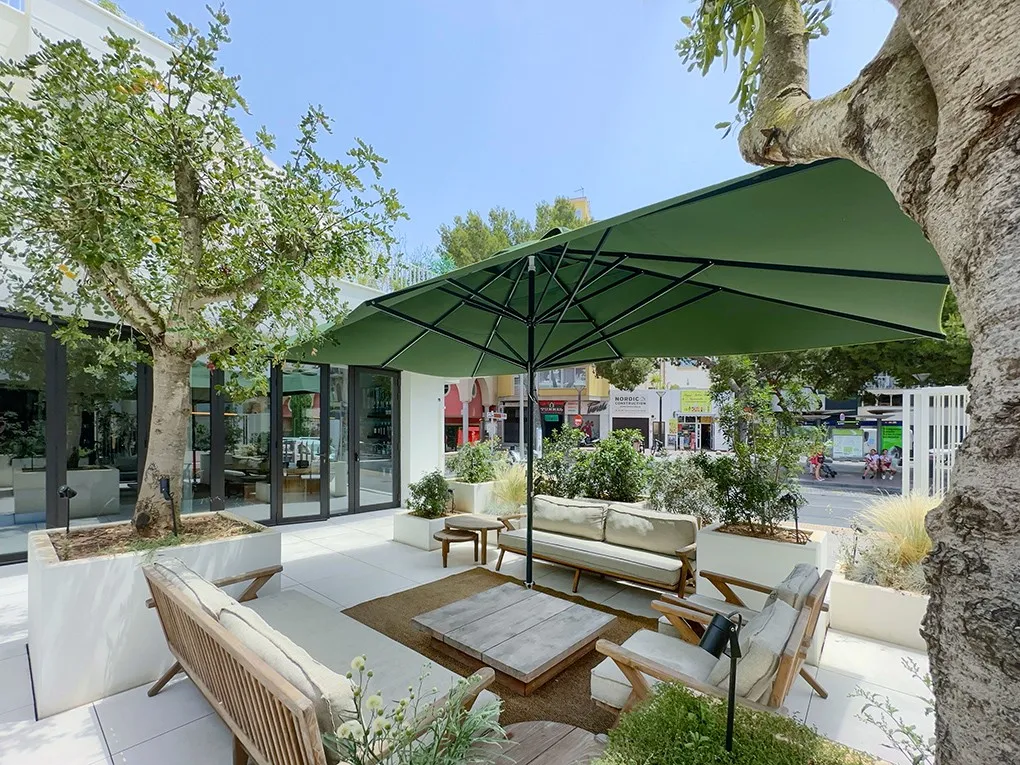 Eclectic townhouse for rent in Gomila-24