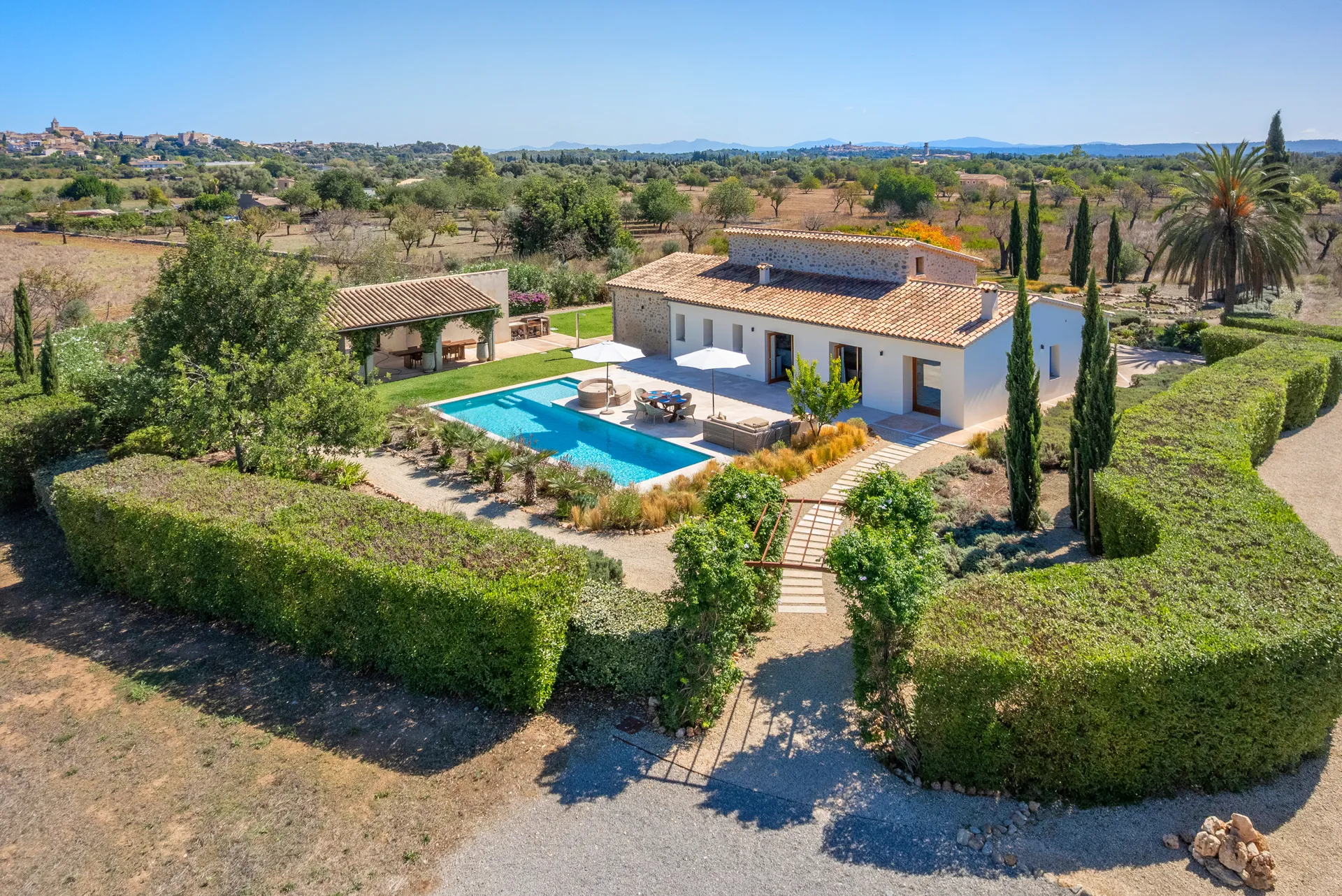 Exclusieve finca in mediterraan design met zwembad en eeuwenoude olijfbomen-21