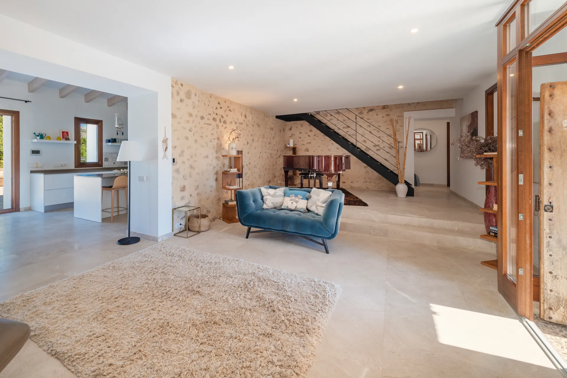 Esclusiva finca dal design mediterraneo con piscina e ulivi secolari-11