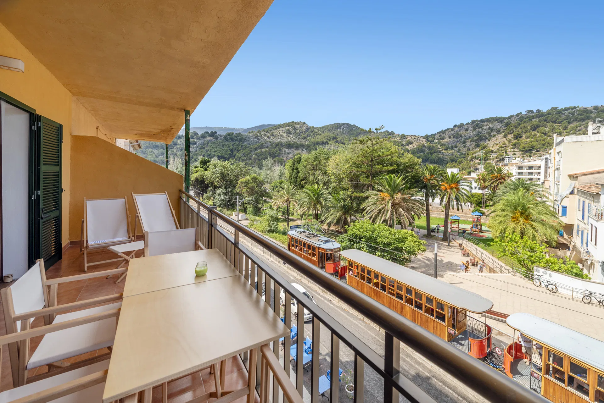 Modern beachfront apartment with stunning views - Long-term rental-18