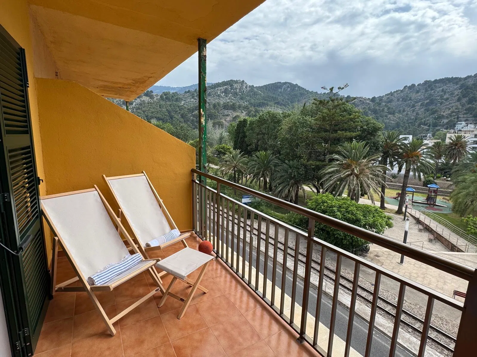 Modern beachfront apartment with stunning views - Long-term rental-22