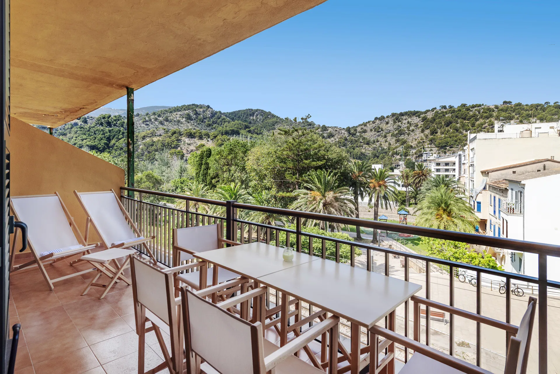 Modern beachfront apartment with stunning views - Long-term rental-15