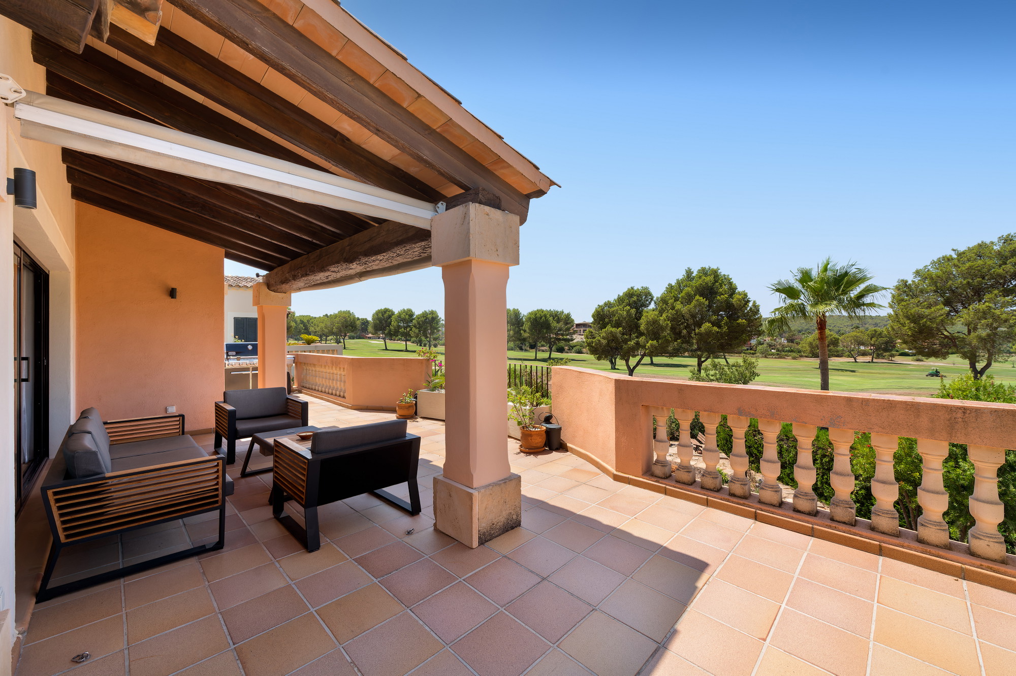 Mediterranean penthouse in a prime location right next to the Santa Ponsa golf course-15