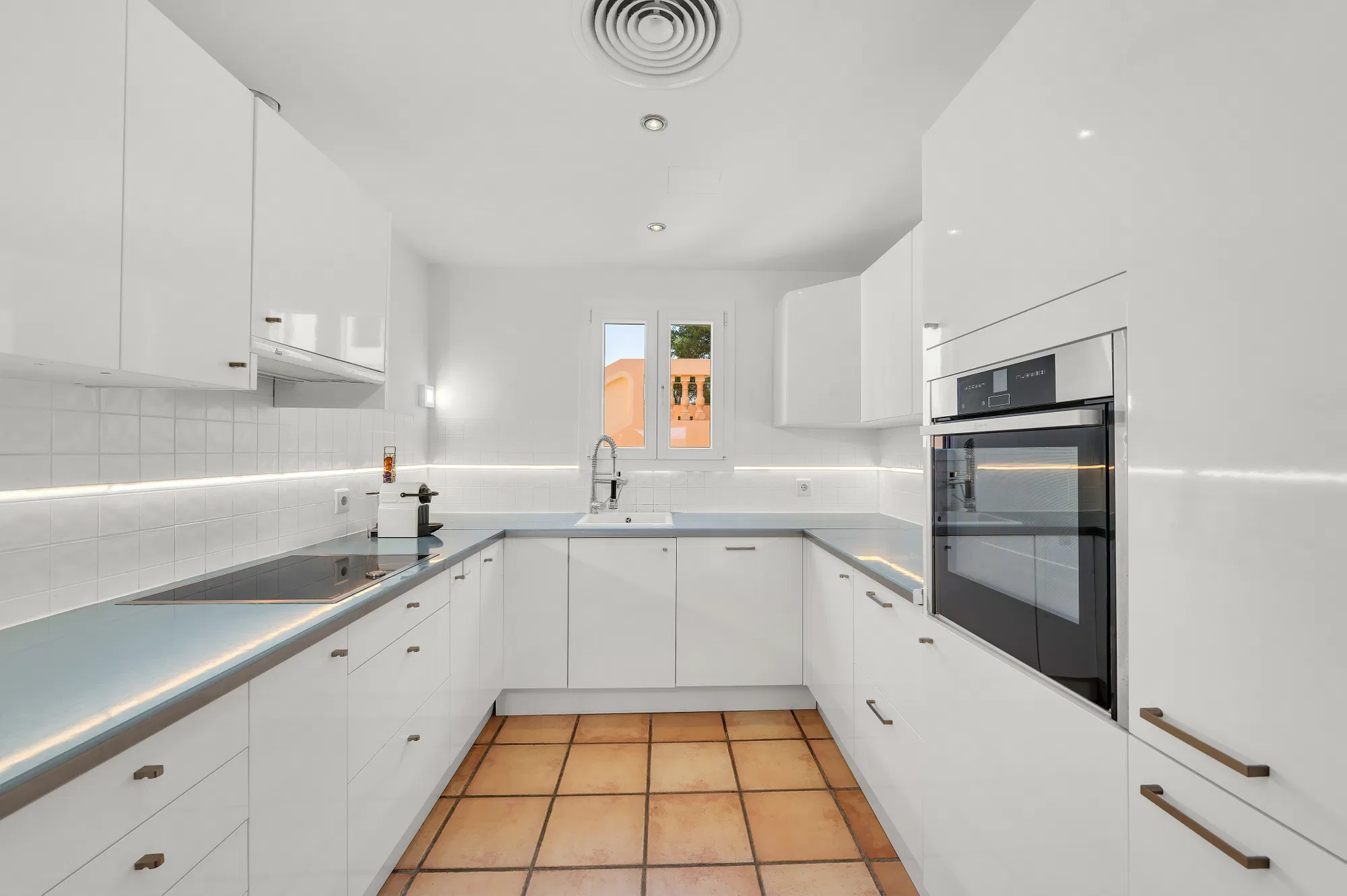 Mediterranean penthouse in a prime location right next to the Santa Ponsa golf course-8