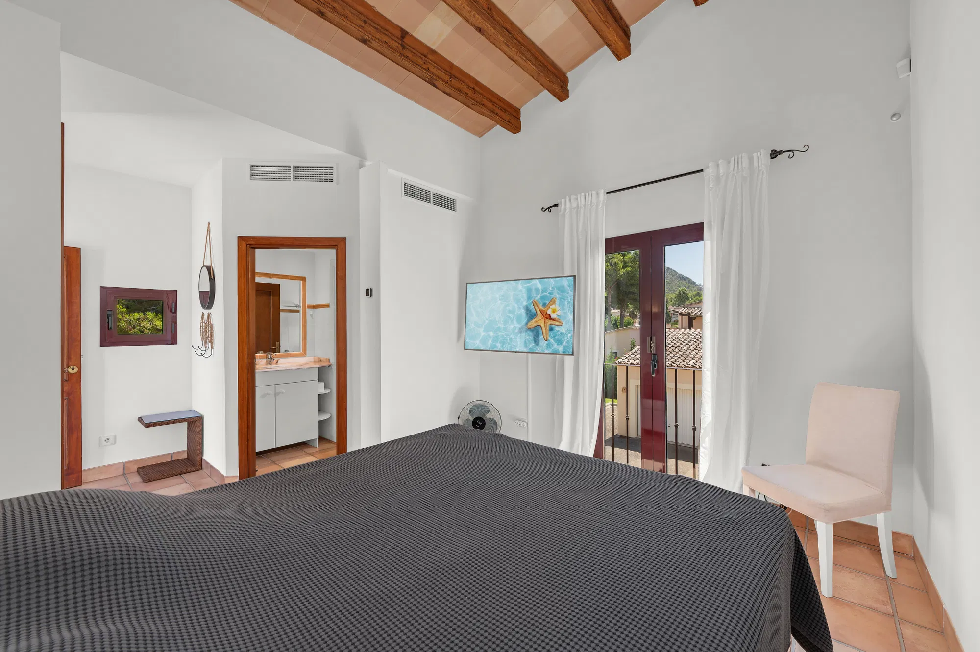 Mediterranean penthouse in a prime location right next to the Santa Ponsa golf course-14