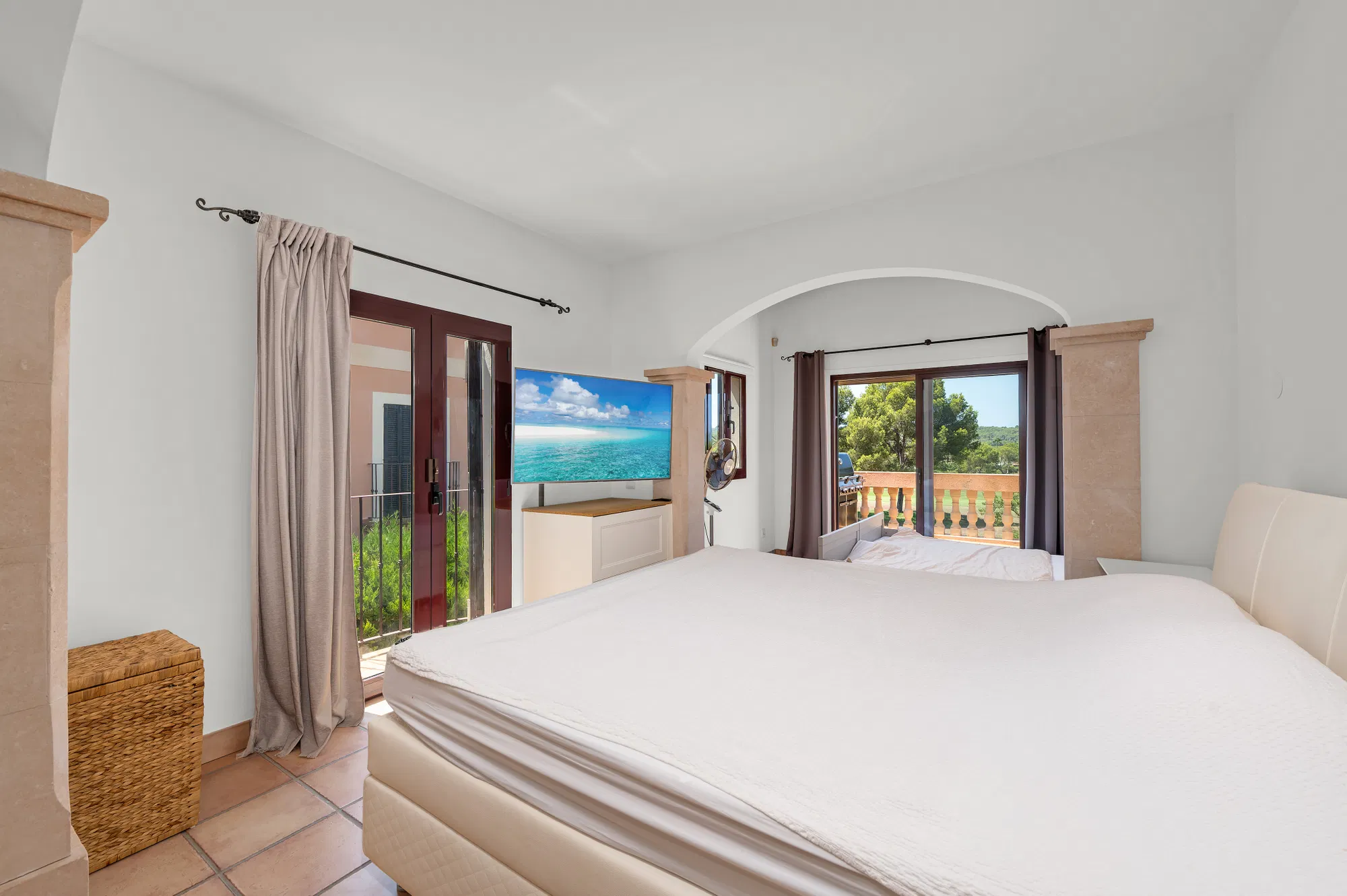 Mediterranean penthouse in a prime location right next to the Santa Ponsa golf course-11