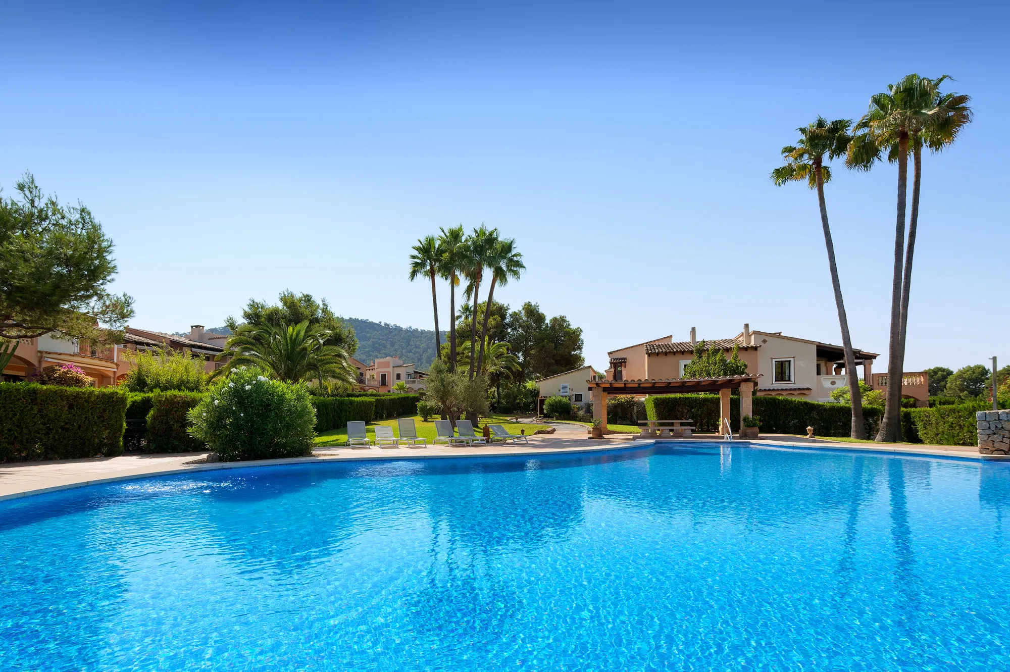Mediterranean penthouse in a prime location right next to the Santa Ponsa golf course-1