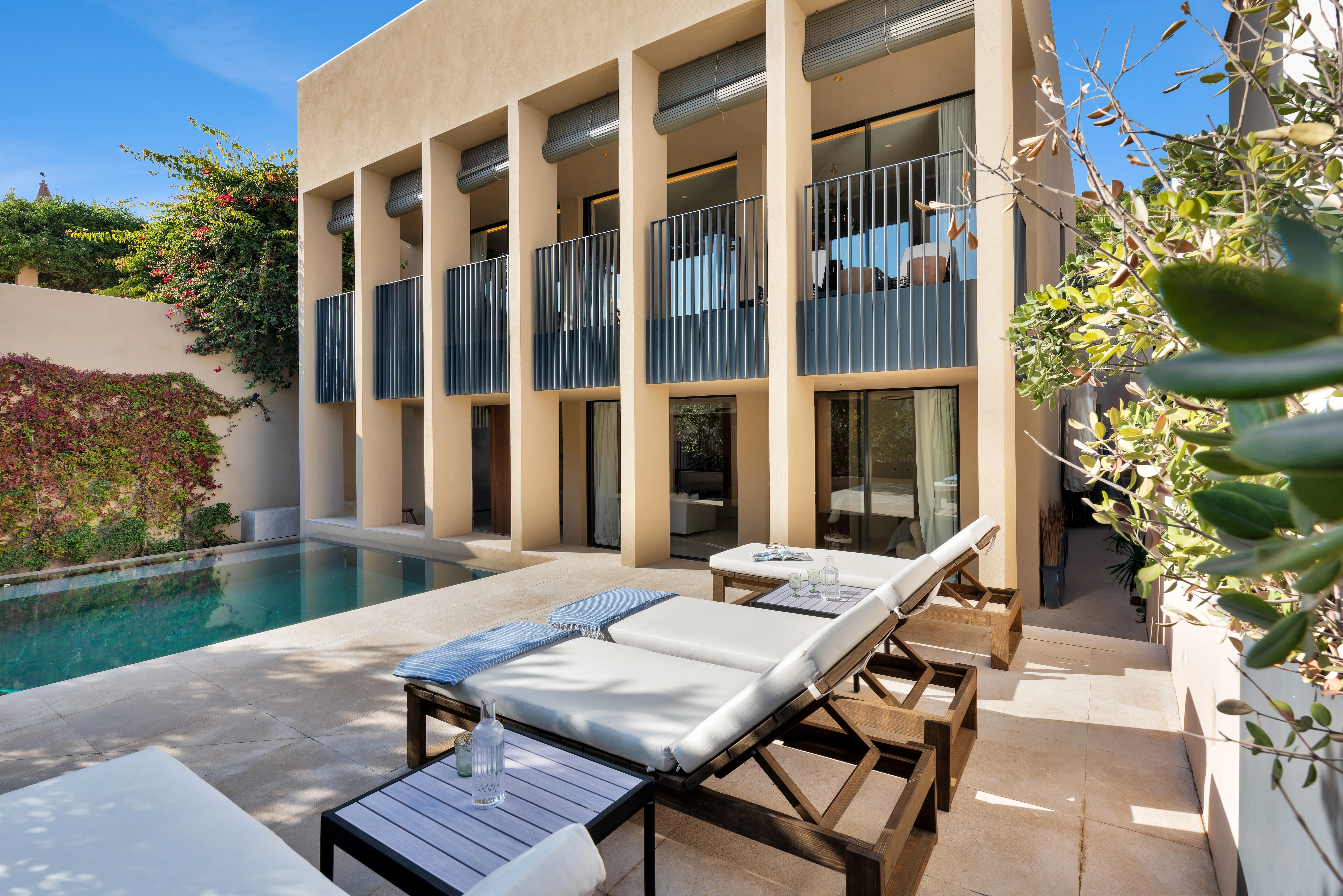 Casa urbana amb vistes i piscines-8