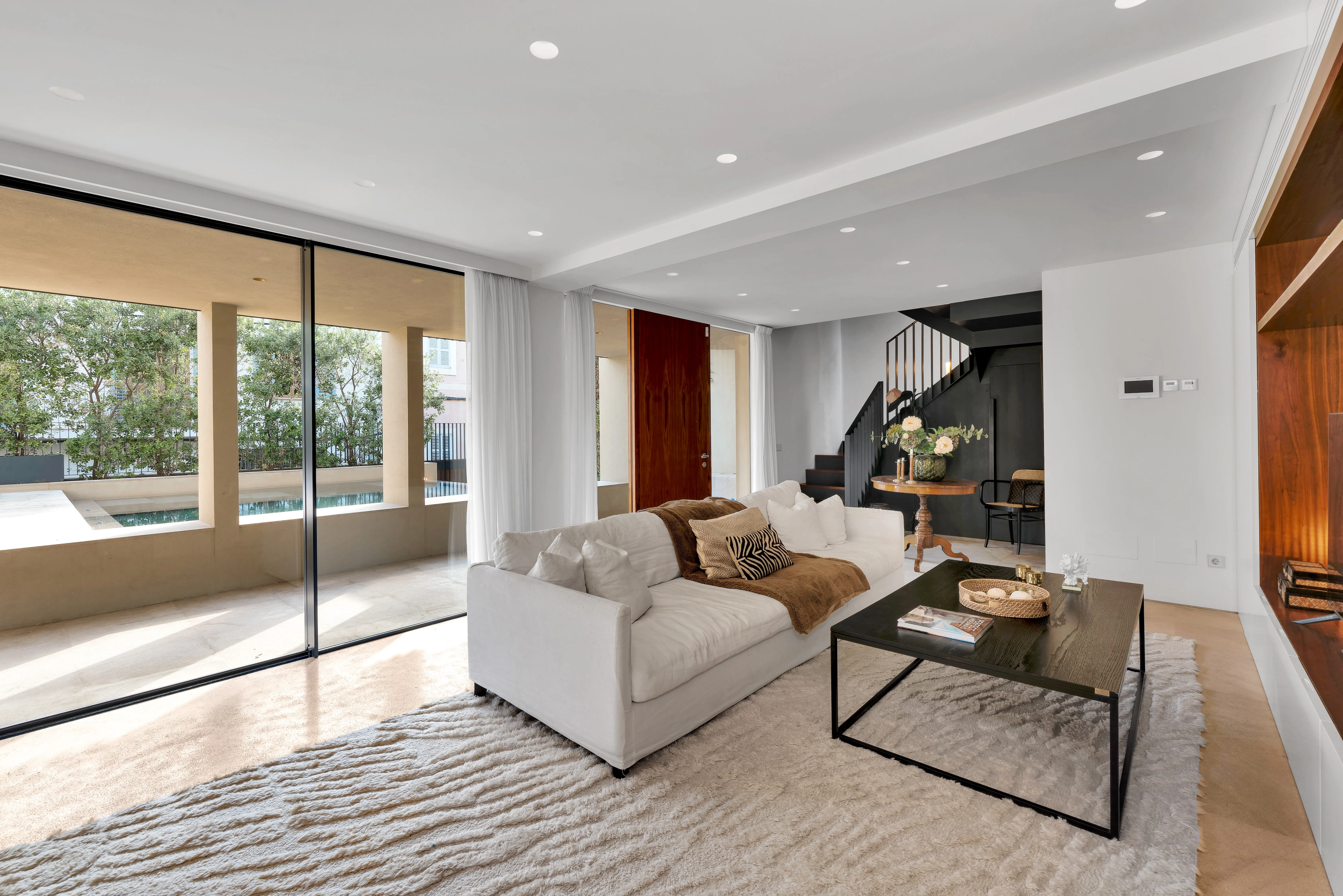 Casa urbana amb vistes i piscines-4