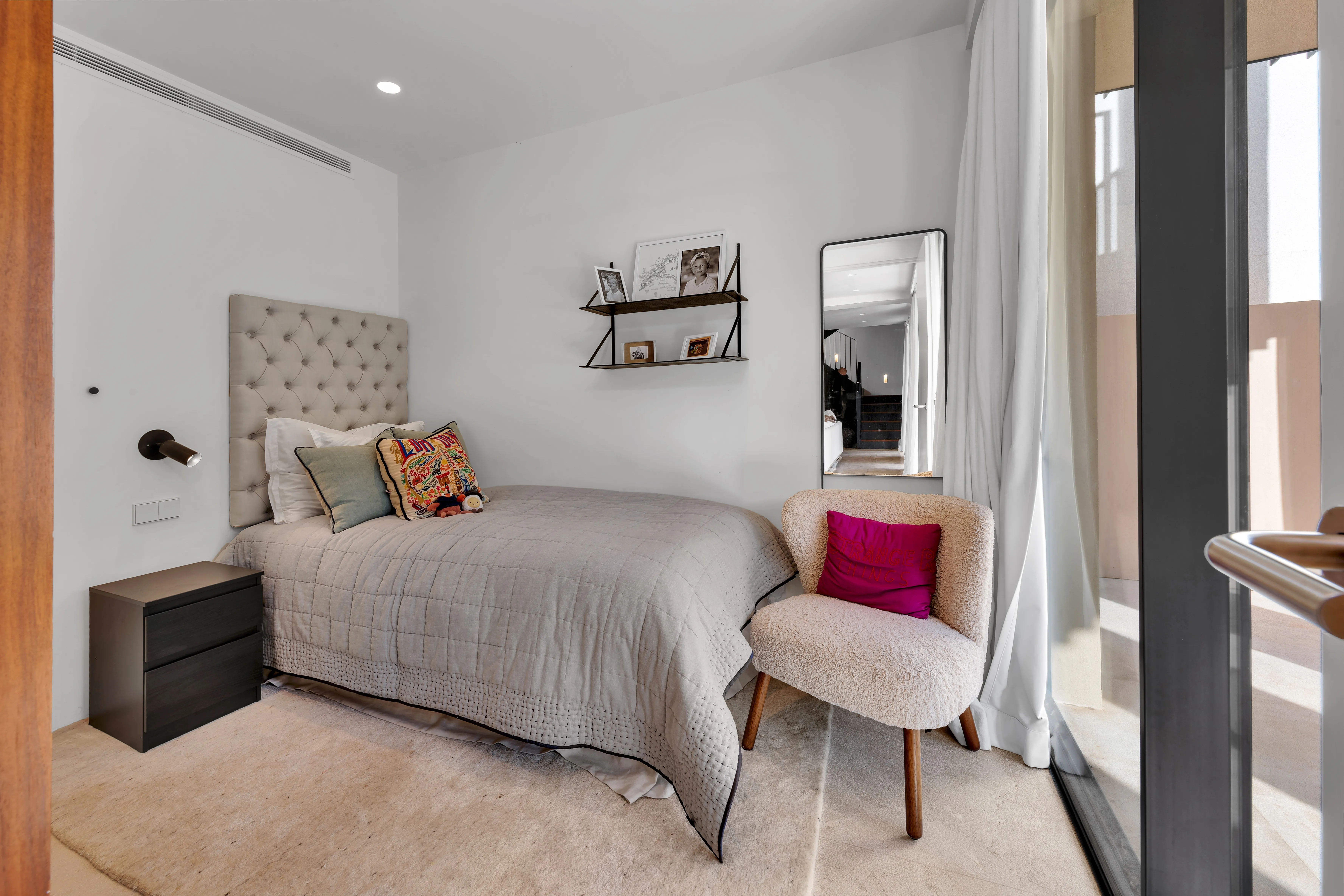 Casa urbana amb vistes i piscines-10