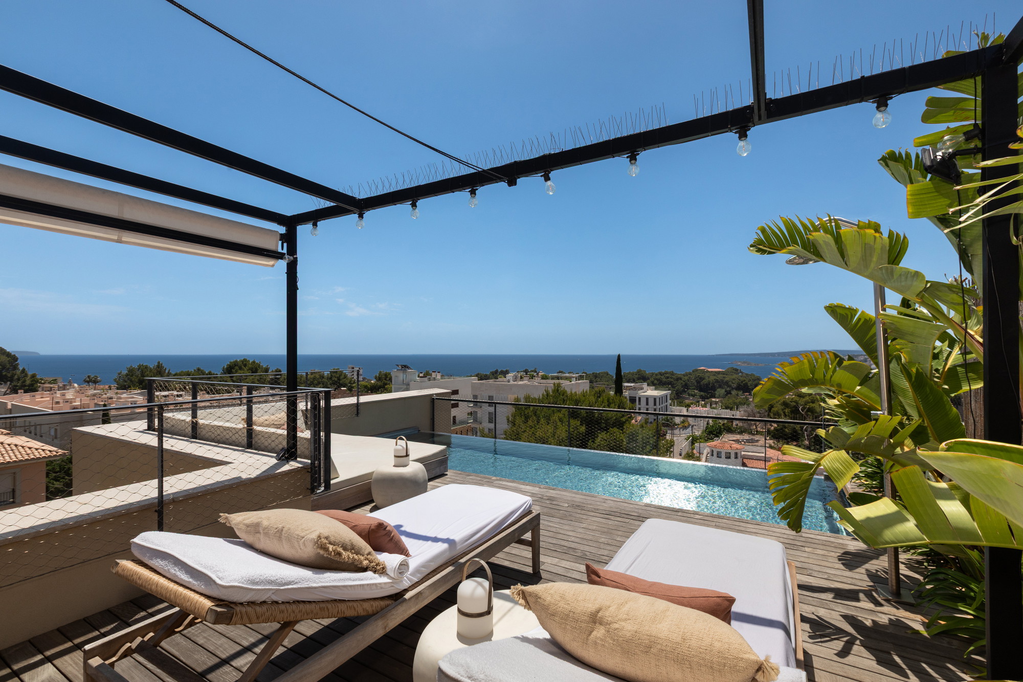 Exclusivo ático dúplex con rooftop privado, piscina y vistas al mar