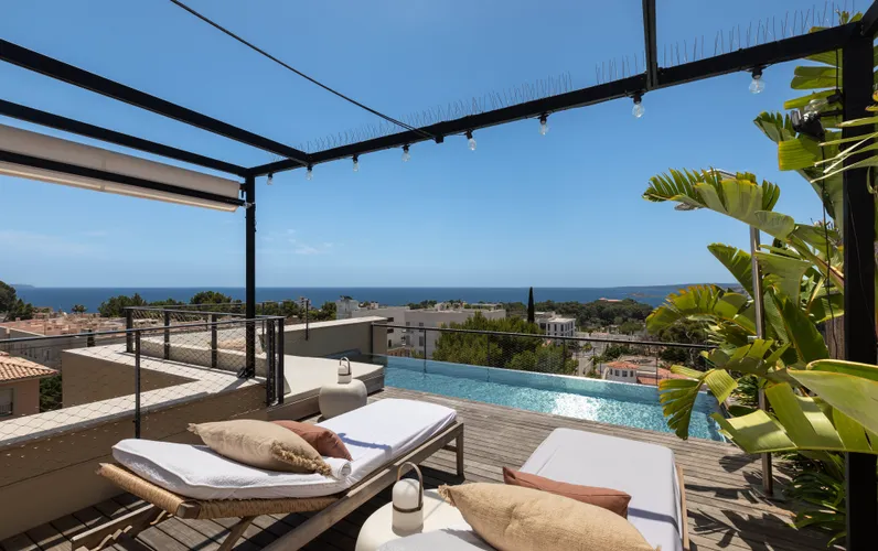 Exclusive Duplex Penthouse with Private Rooftop, Pool and Sea Views