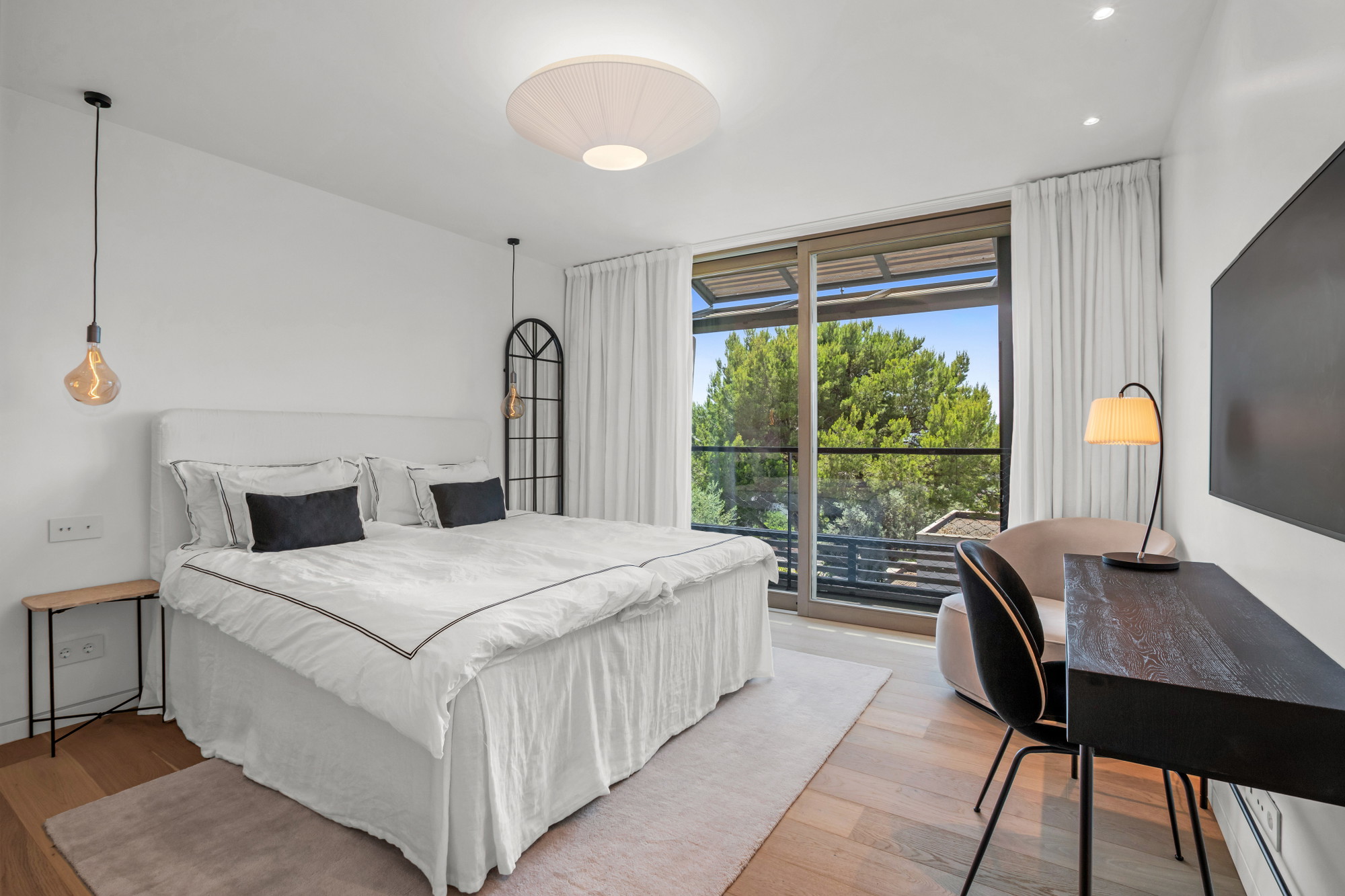 Exclusive Duplex Penthouse with Private Rooftop, Pool and Sea Views-12
