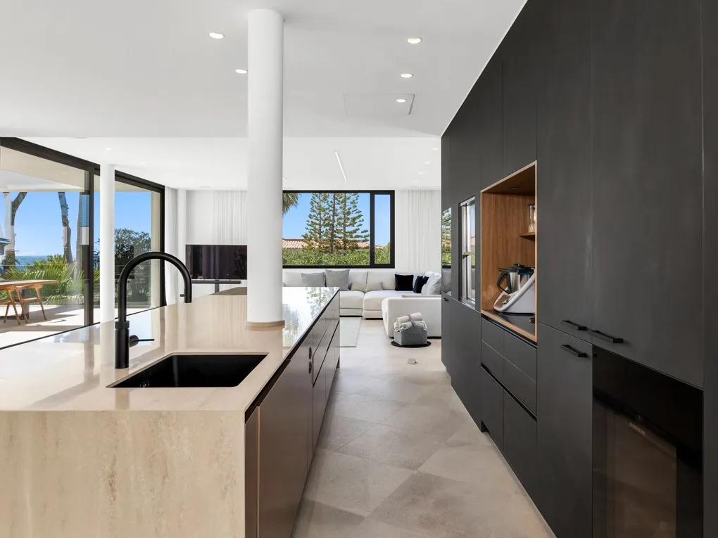 Moderne villa med spektakulær udsigt i Cas Catala-7