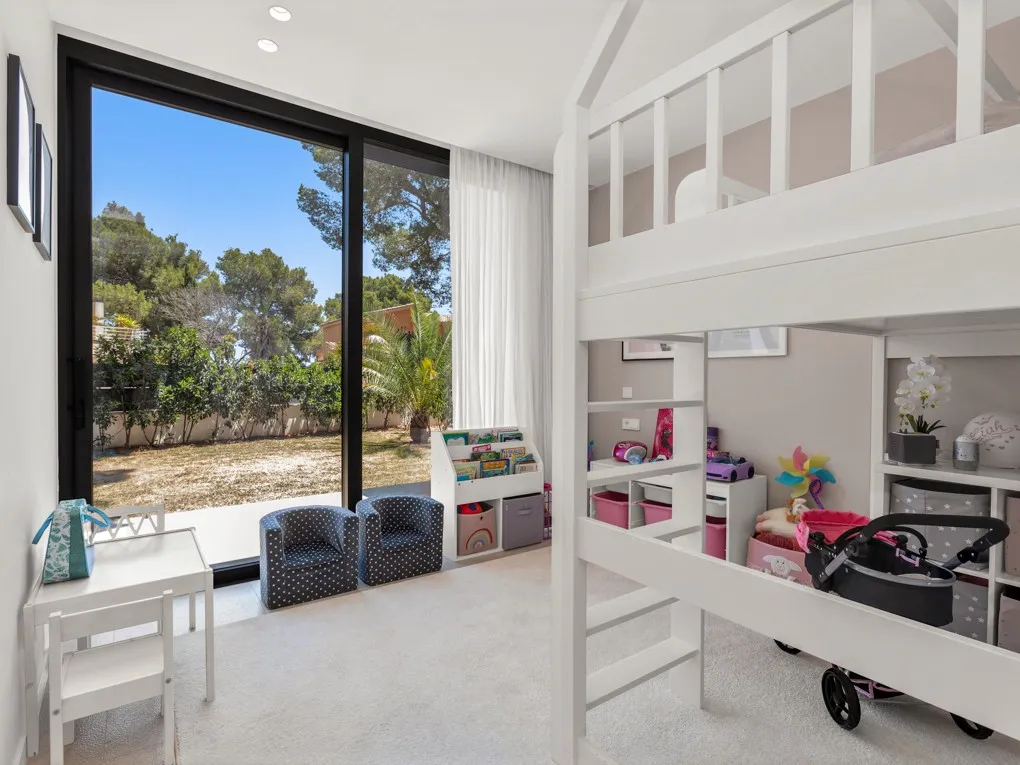 Villa moderne avec des vues spectaculaires à Cas Catala-17