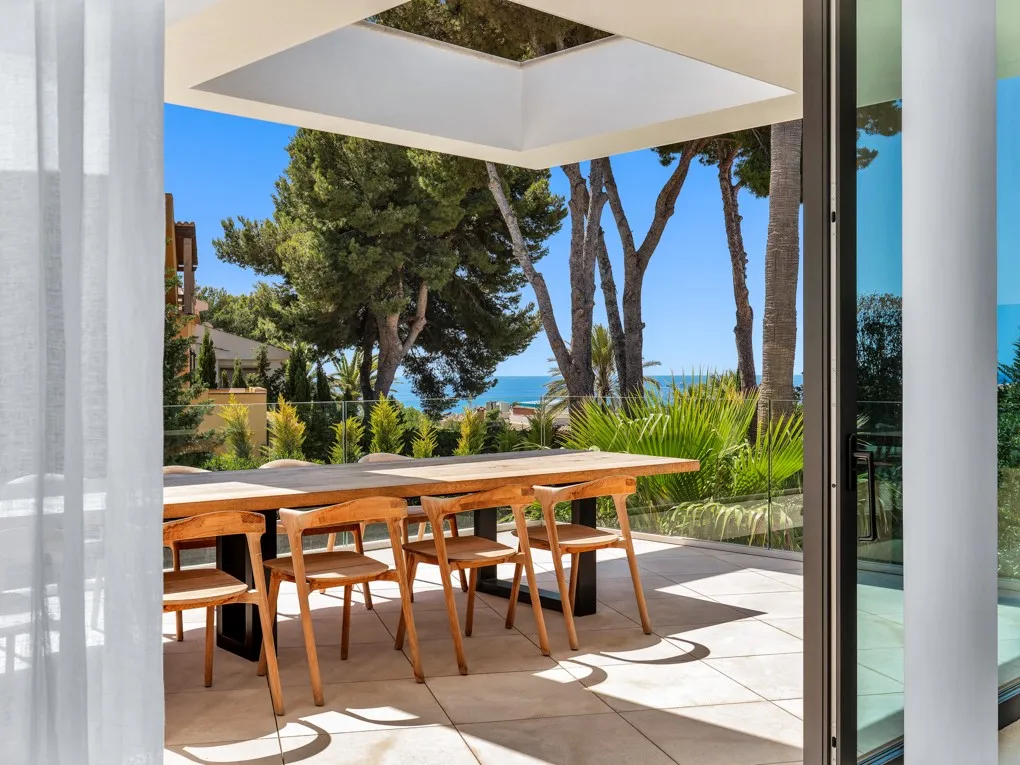 Villa moderne avec des vues spectaculaires à Cas Catala-3