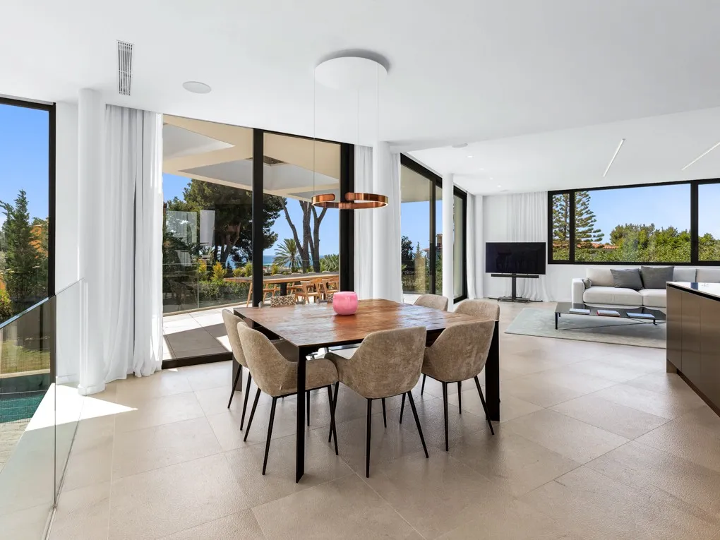 Villa moderne avec des vues spectaculaires à Cas Catala-6