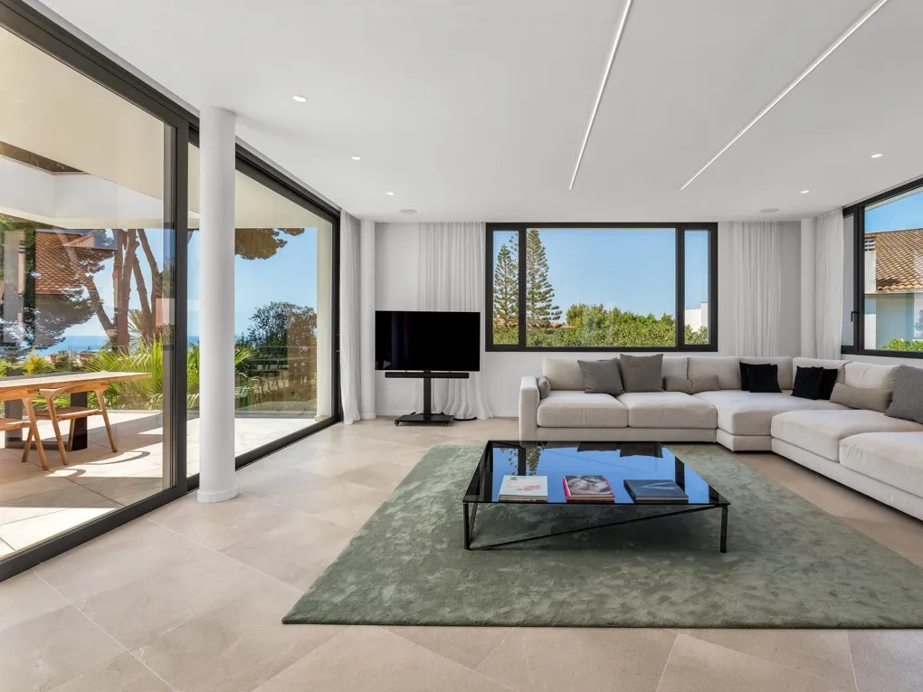 Villa moderne avec des vues spectaculaires à Cas Catala-4