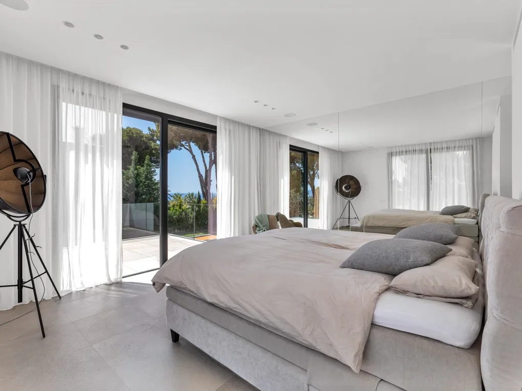 Moderne villa med spektakulær udsigt i Cas Catala-11