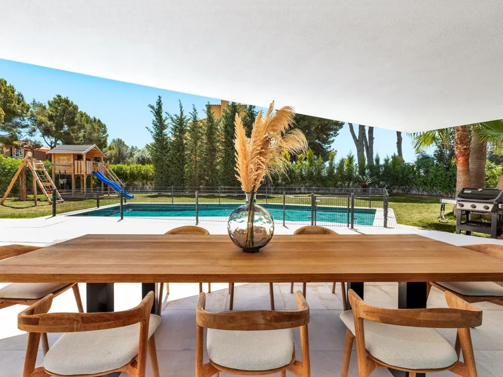 Villa moderne avec des vues spectaculaires à Cas Catala-20