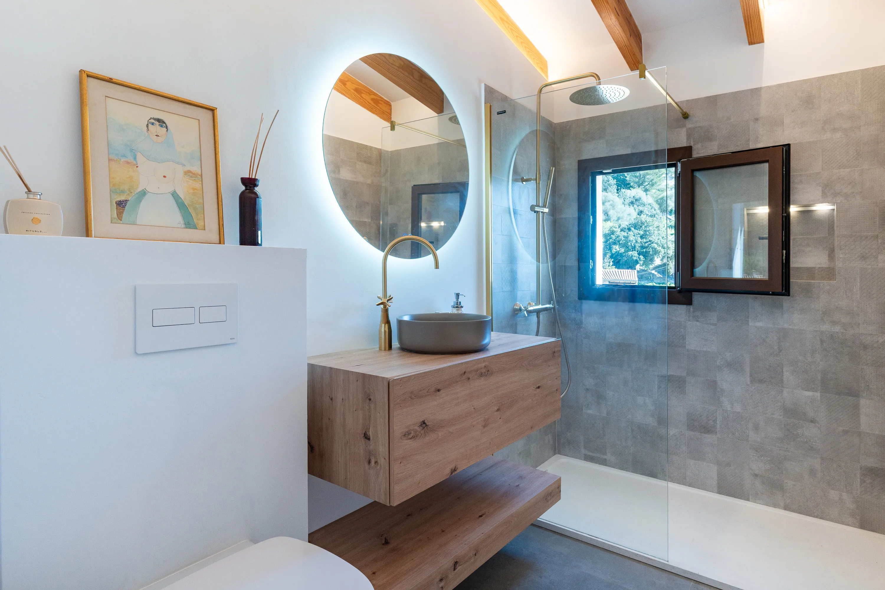 Maison rénovée avec vue panoramique et permis de construire une piscine-11