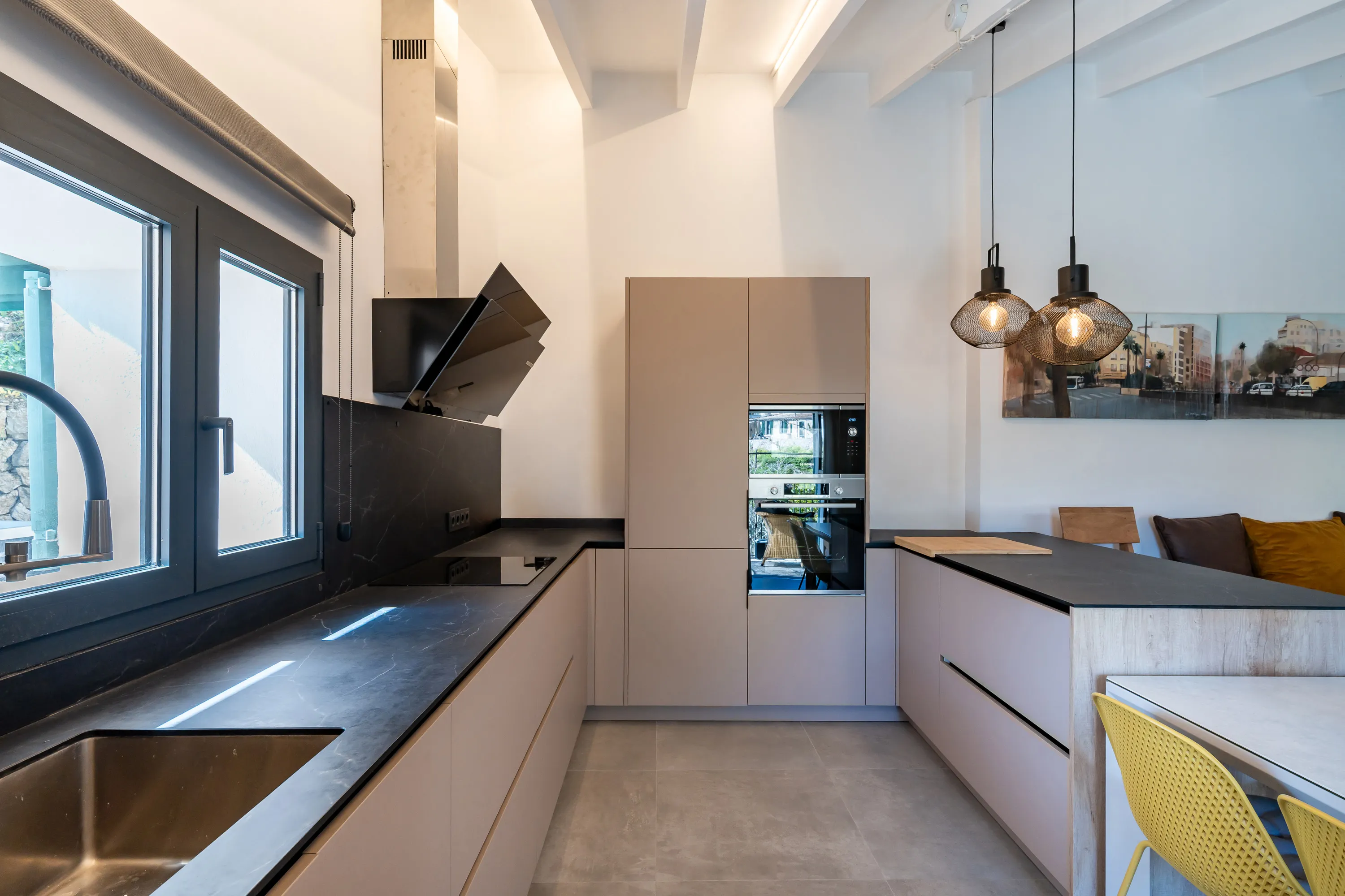 Maison rénovée avec vue panoramique et permis de construire une piscine-9