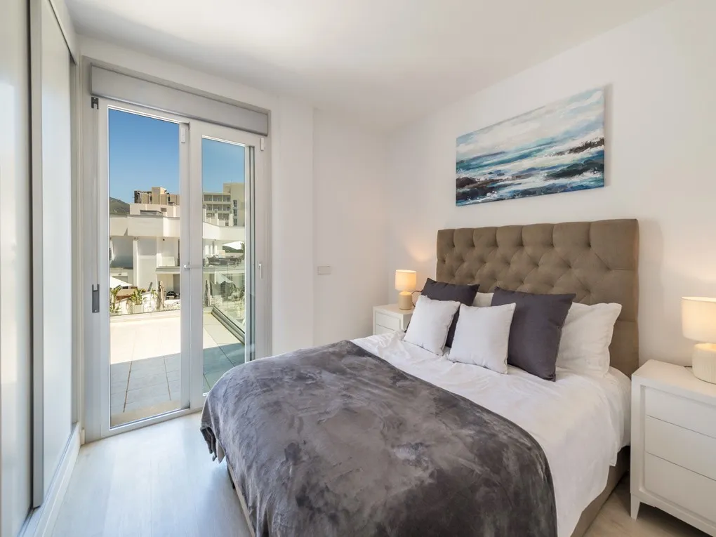 Beach penthouse with spacious terraces in the heart of Palmanova-8