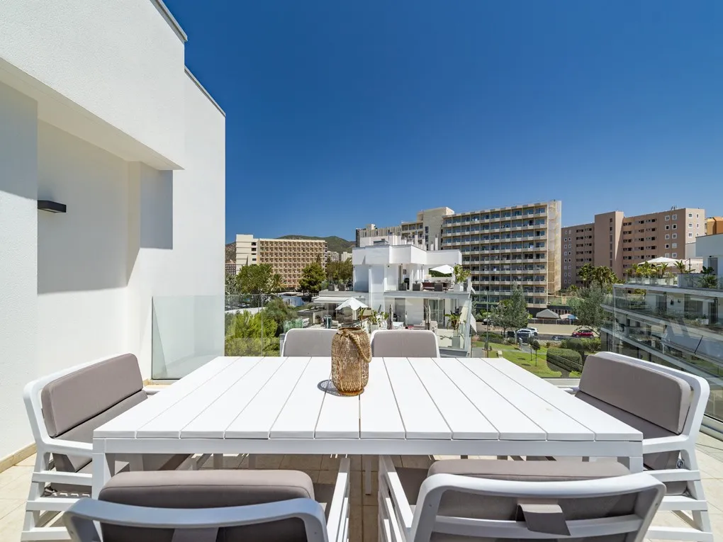 Ático de playa con amplias terrazas en el corazón de Palmanova-7