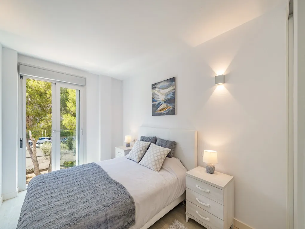 Beach penthouse with spacious terraces in the heart of Palmanova-10