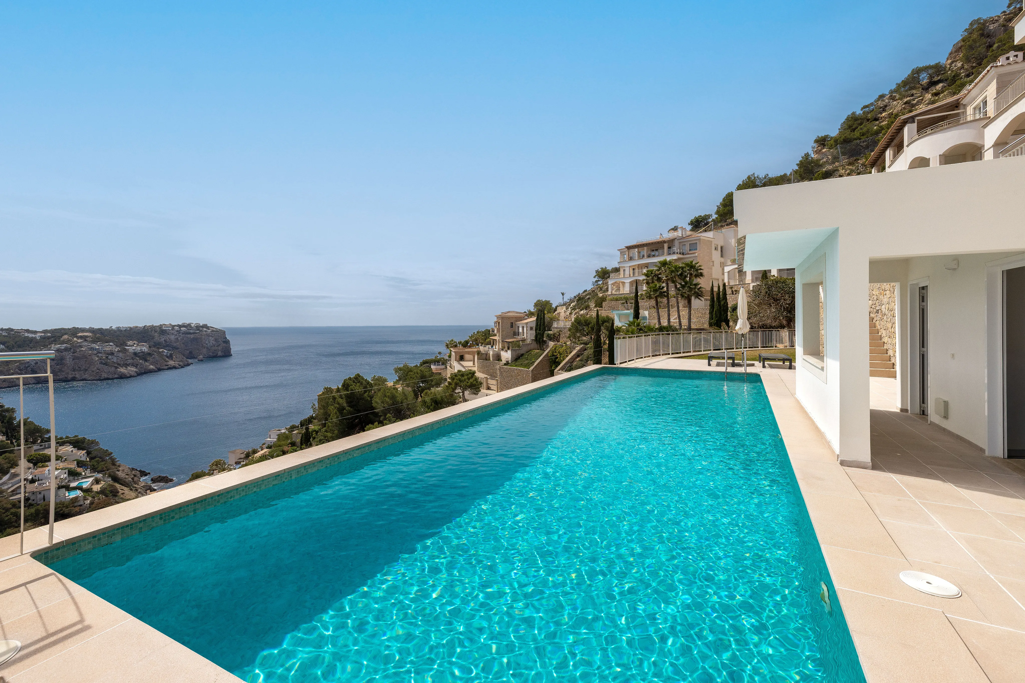 Modern apartment with stunning harbour and sea views-2