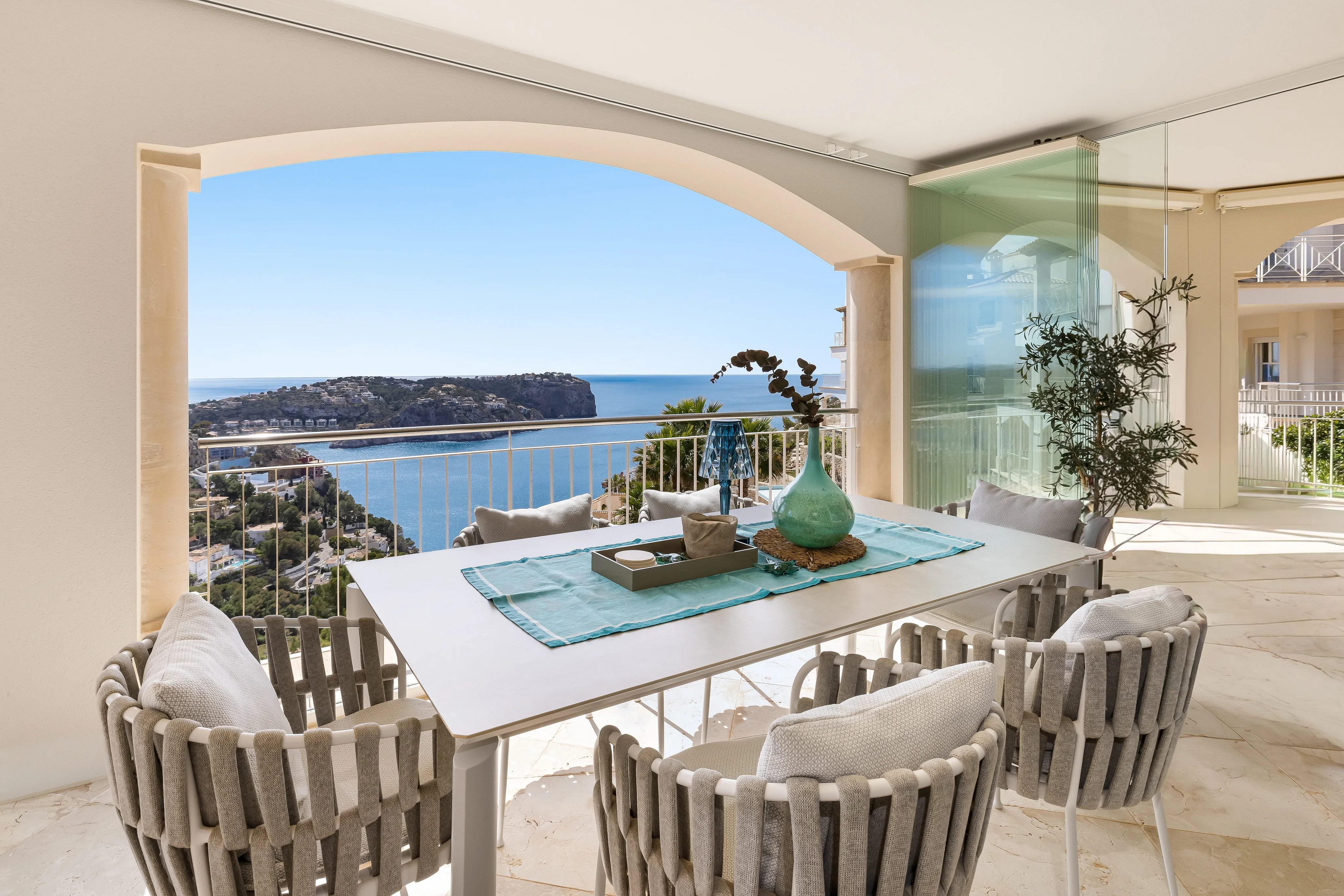 Modern apartment with stunning harbour and sea views-3