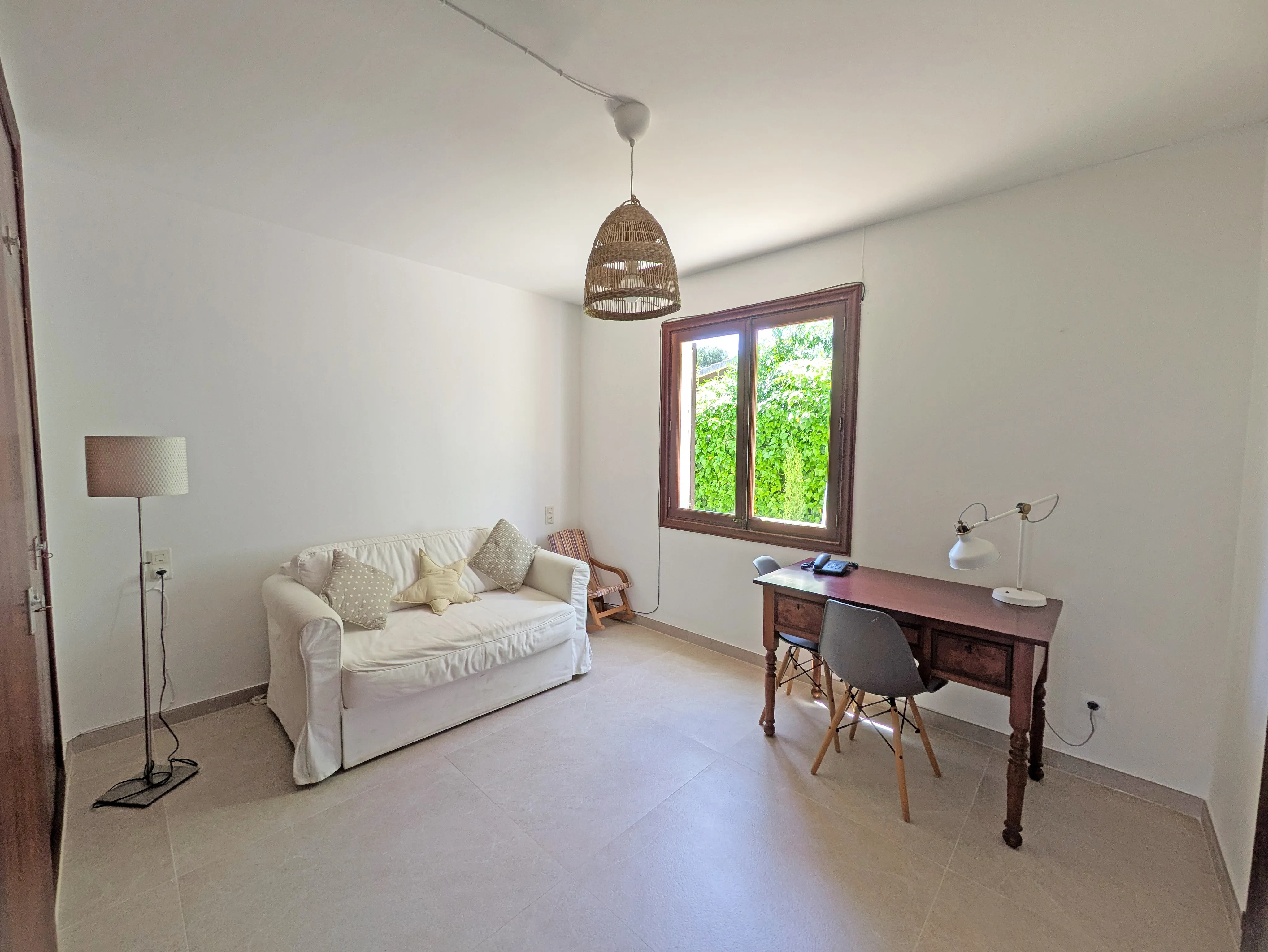 Spacious charming house-18
