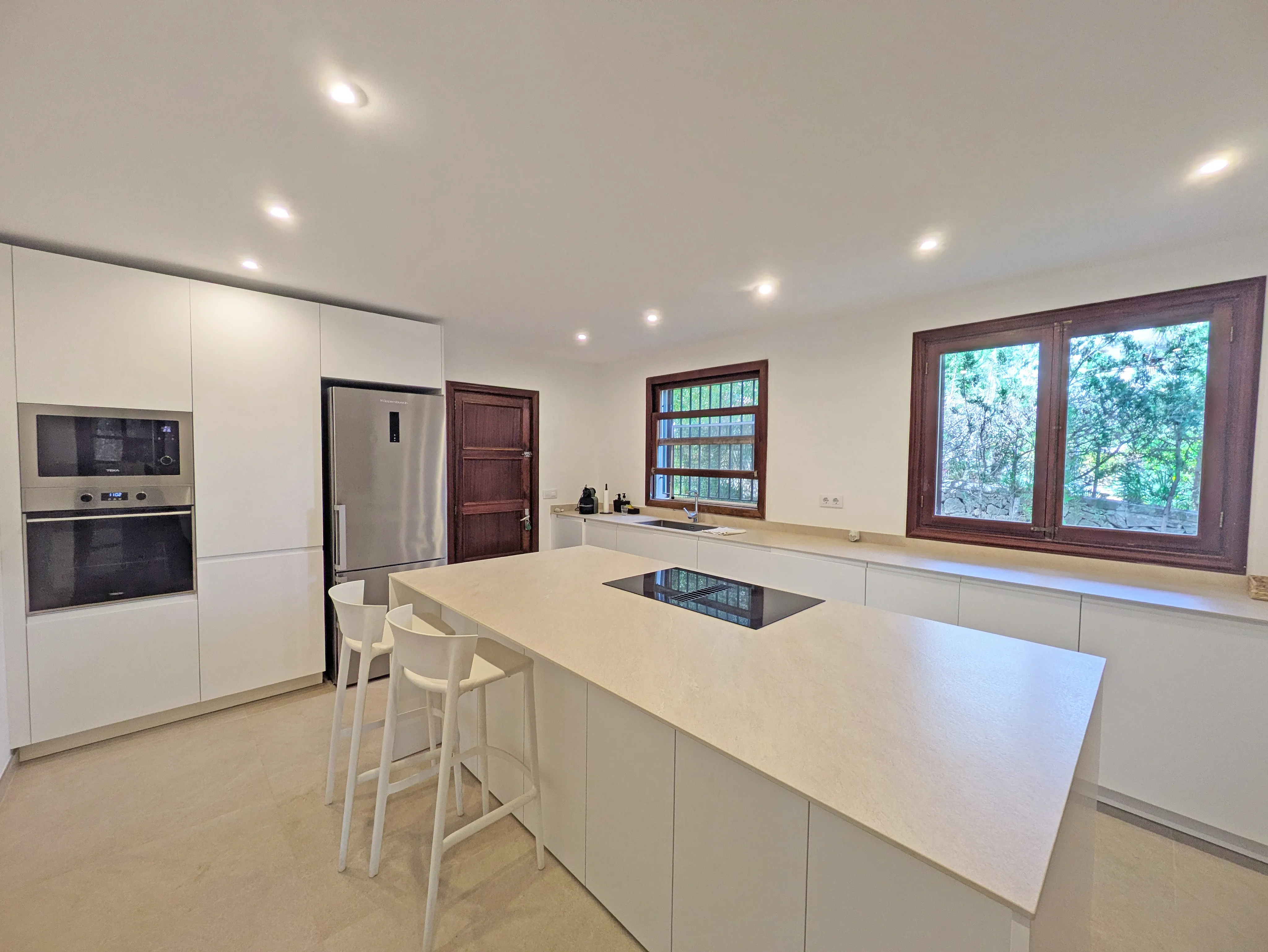 Spacious charming house-4