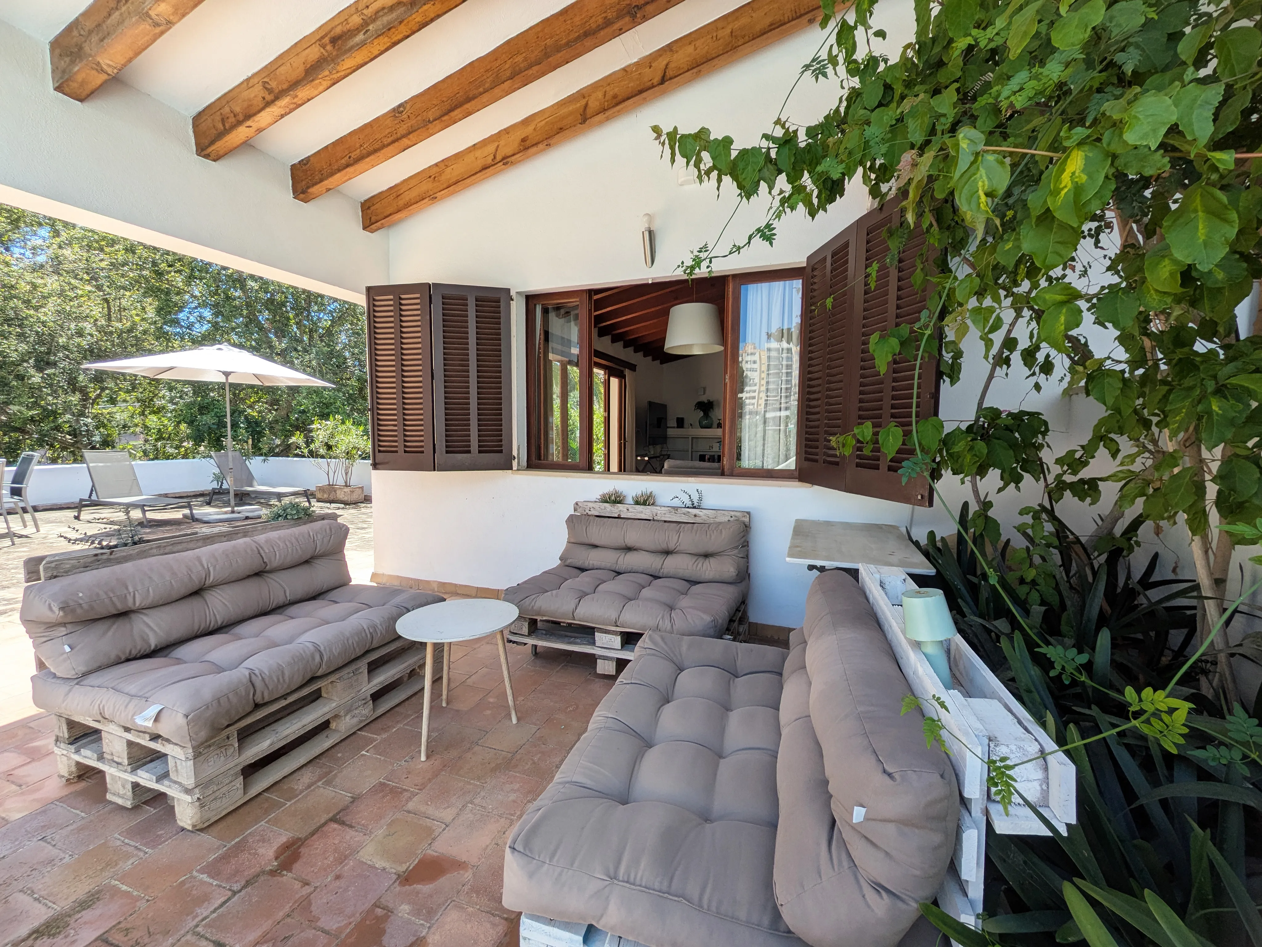 Spacious charming house-3