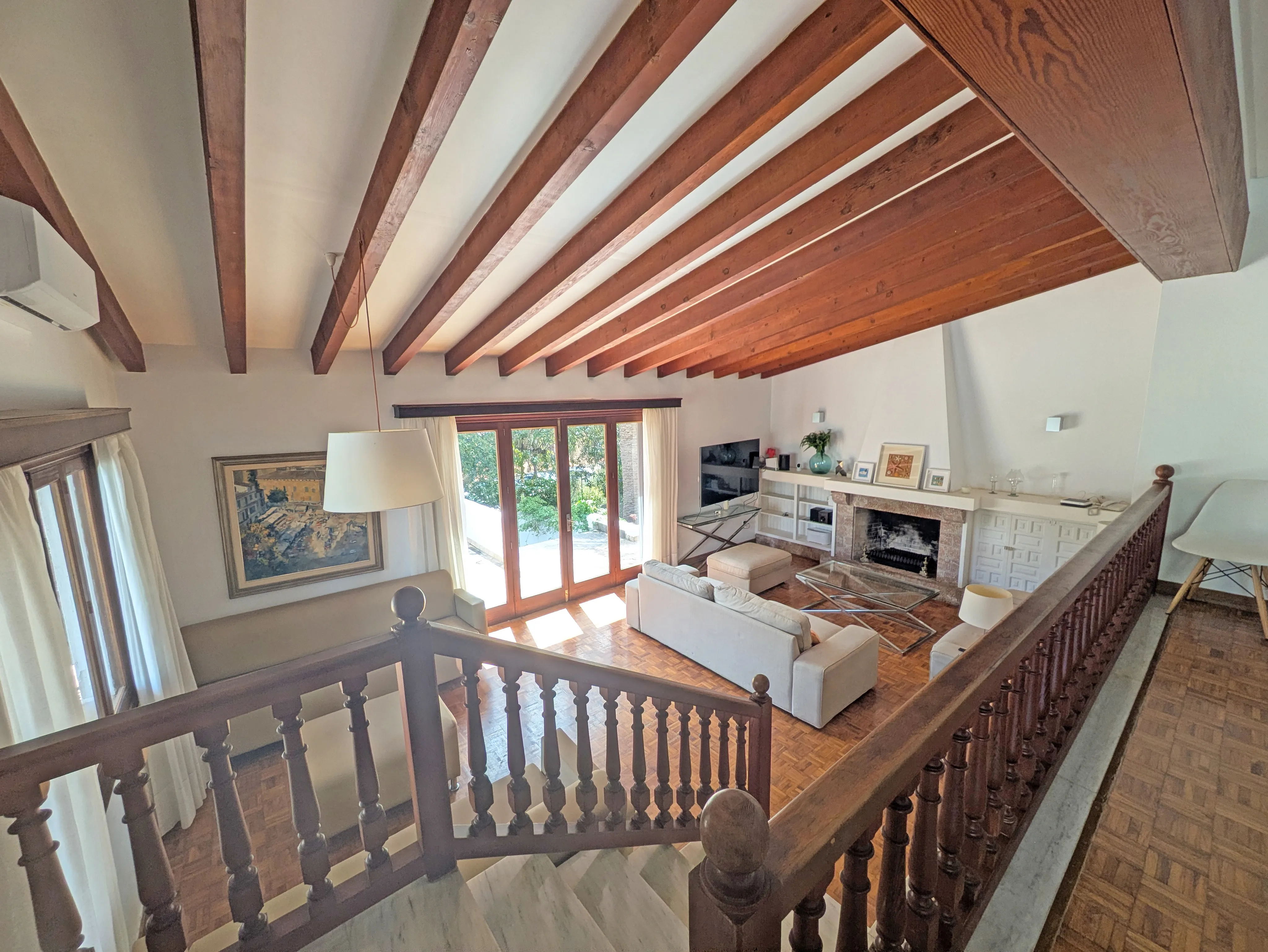 Spacious charming house-7