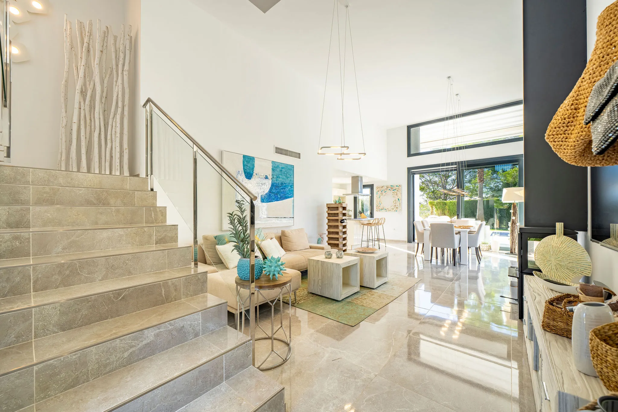 Villa moderna con piscina riscaldata e arredi di alta qualità-2