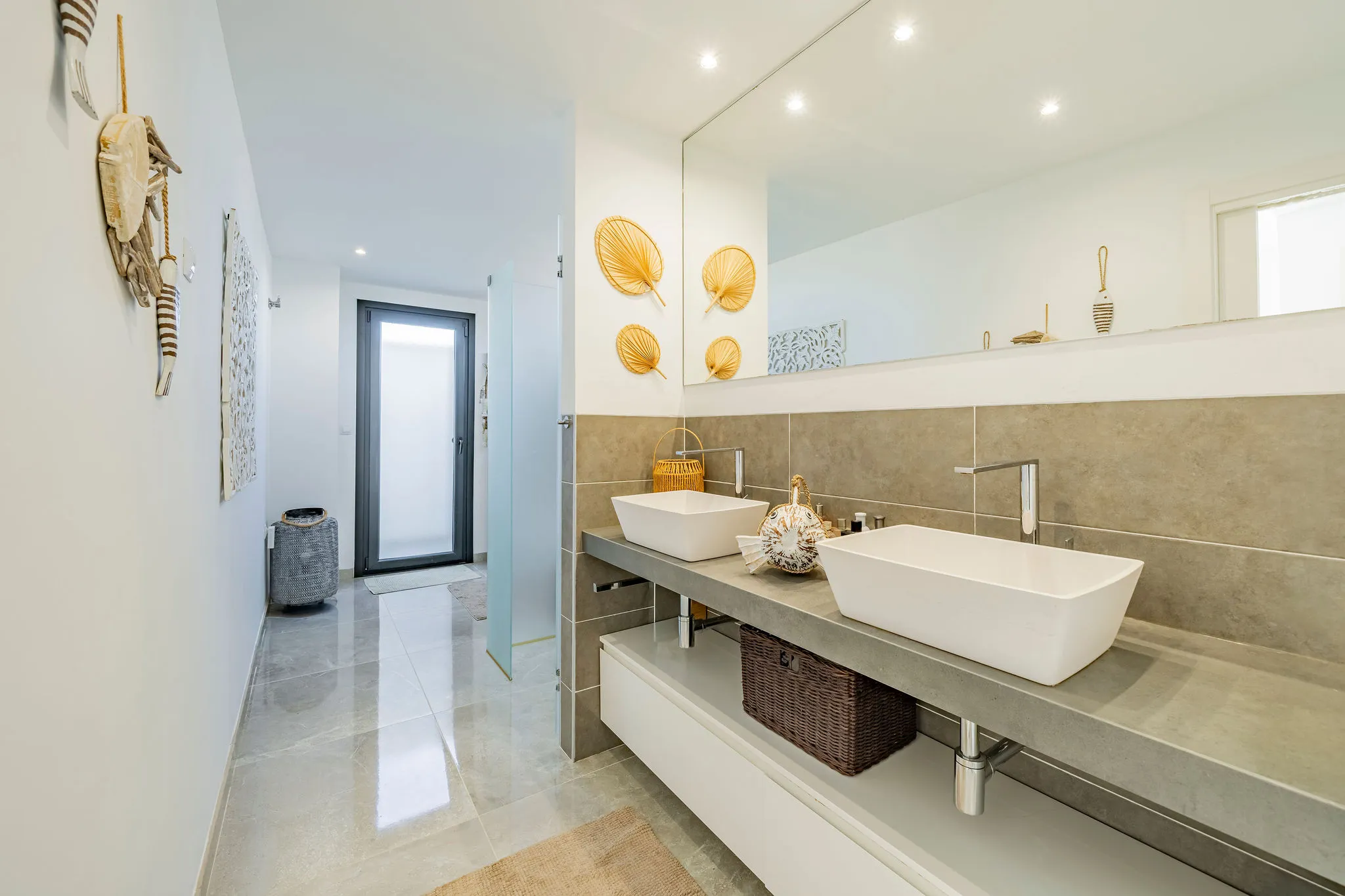 Villa moderna con piscina riscaldata e arredi di alta qualità-8