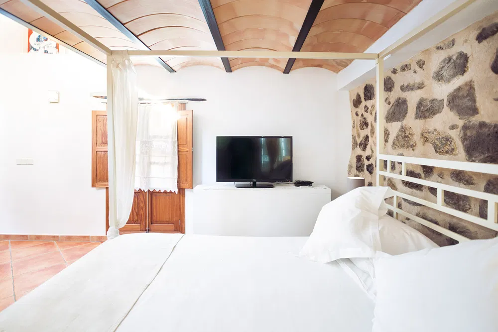 Historic boutique hotel in a fantastic location in the Serra de Tramuntana-11