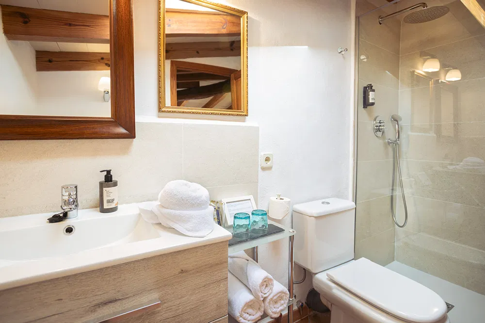 Historic boutique hotel in a fantastic location in the Serra de Tramuntana-16